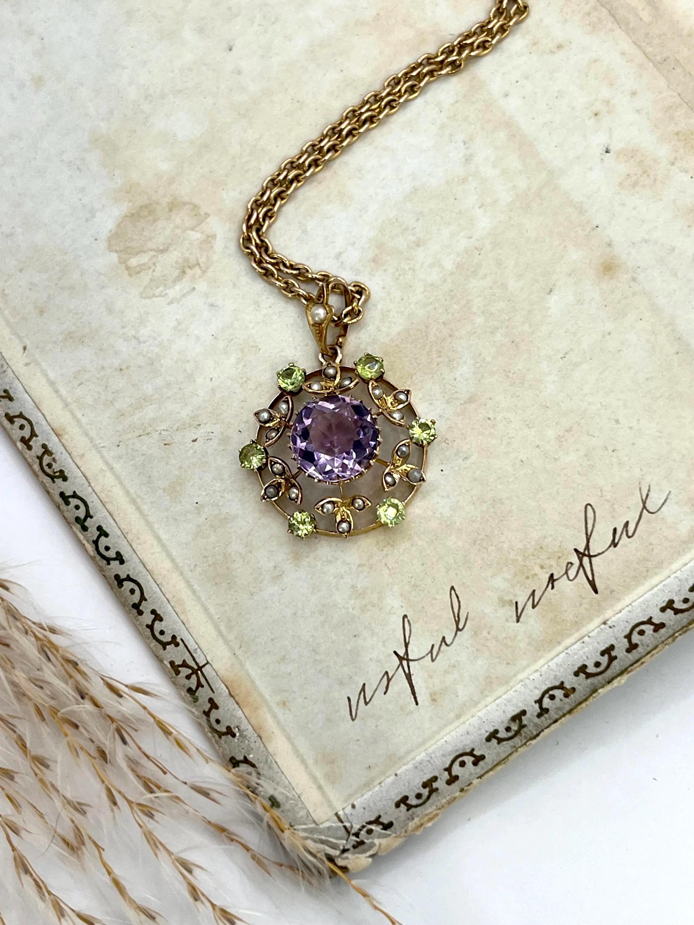 9ct Gold, Edwardian Amethyst, Pearl & Peridot Suffragette Pendant, Circa 1910 In Good Condition For Sale In Brighton, GB