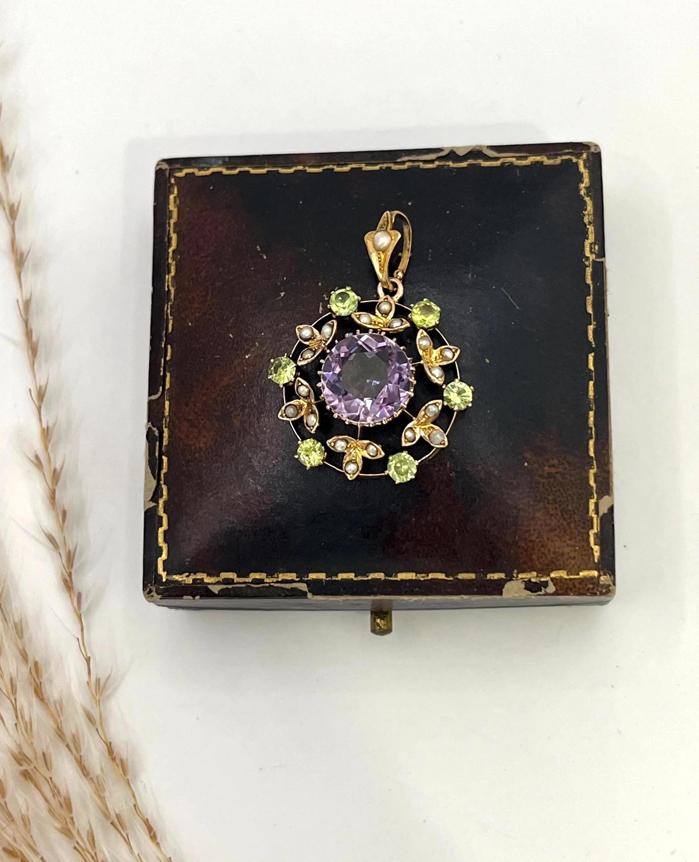 9ct Gold, Edwardian Amethyst, Pearl & Peridot Suffragette Pendant, Circa 1910 For Sale 4