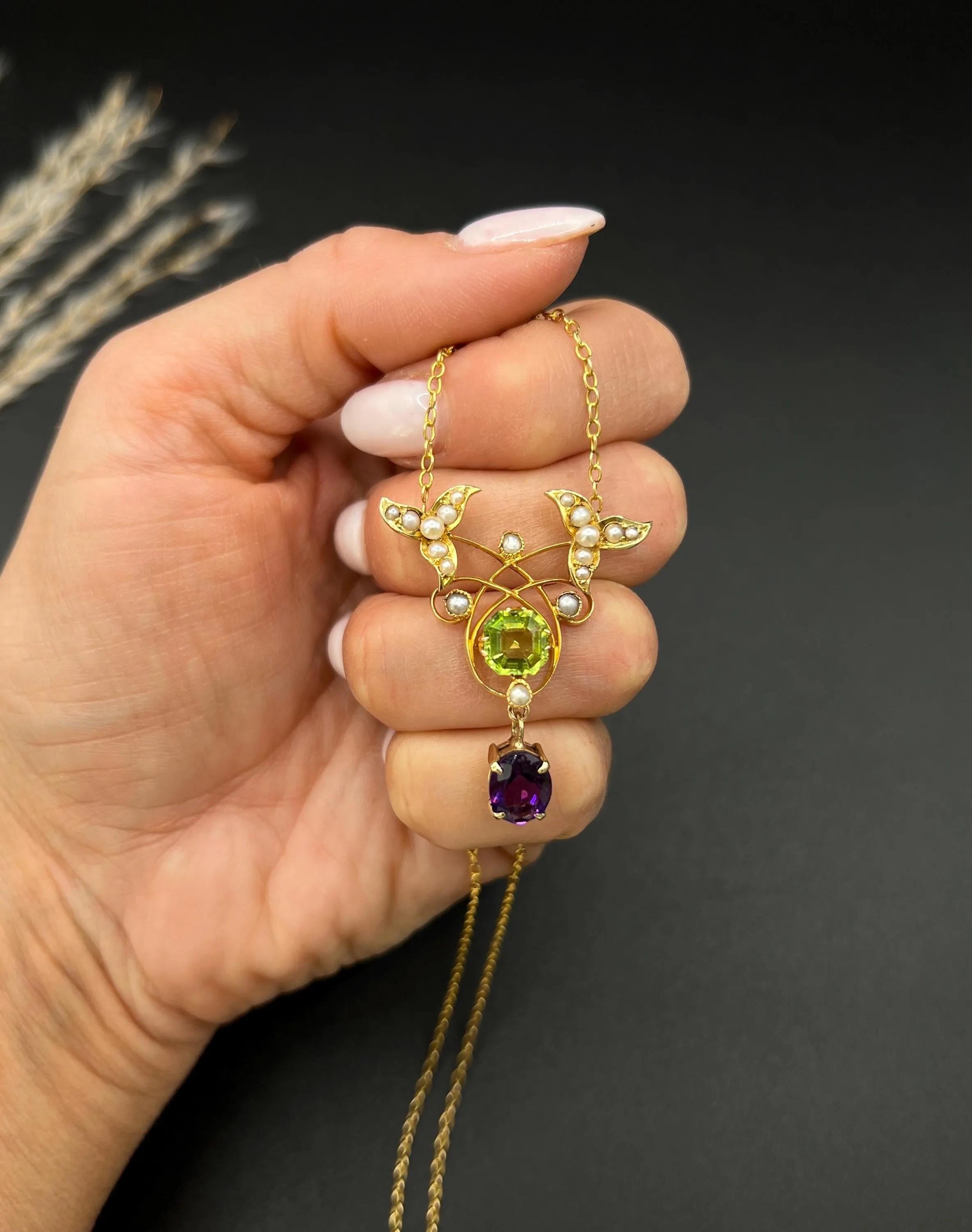 Taille mixte Pendentif Suffragette en or 9ct de l'époque édouardienne, avec améthyste, péridot et grain de beauté  Collier en vente