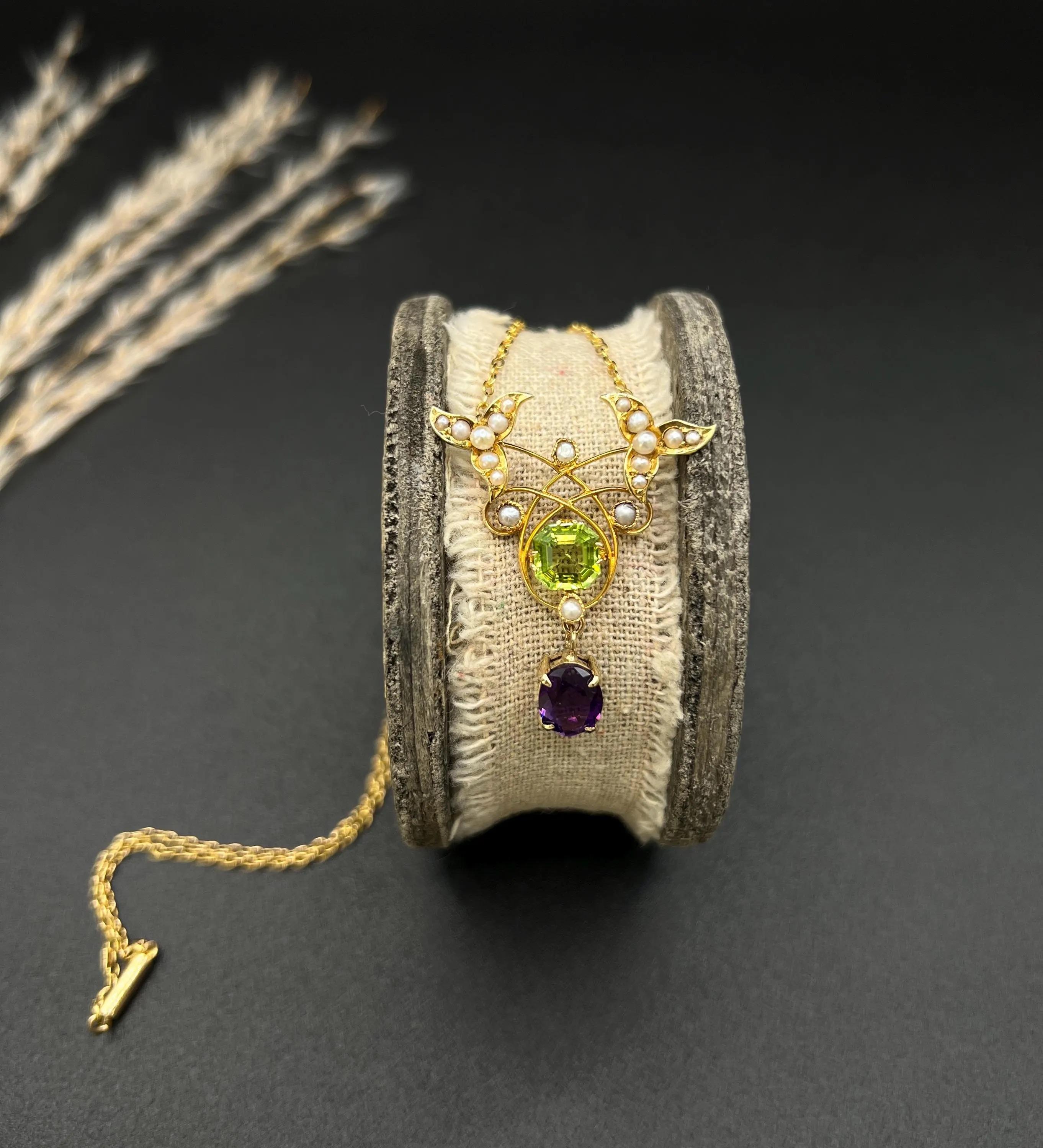 Pendentif Suffragette en or 9ct de l'époque édouardienne, avec améthyste, péridot et grain de beauté  Collier en vente 2