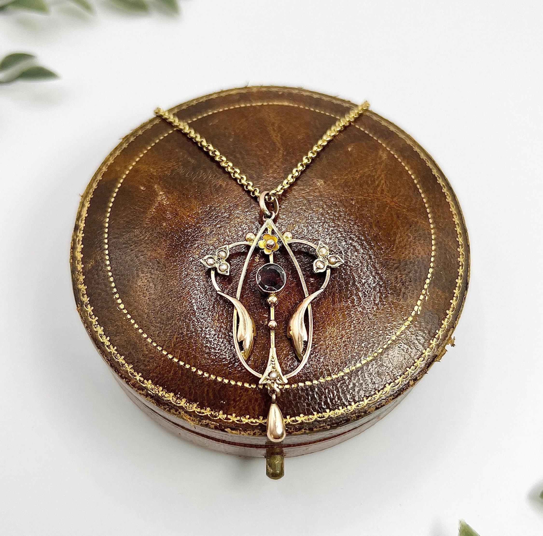 Pendentif édouardien en or 9 carats, perles naturelles et goutte d'eau en vente 4