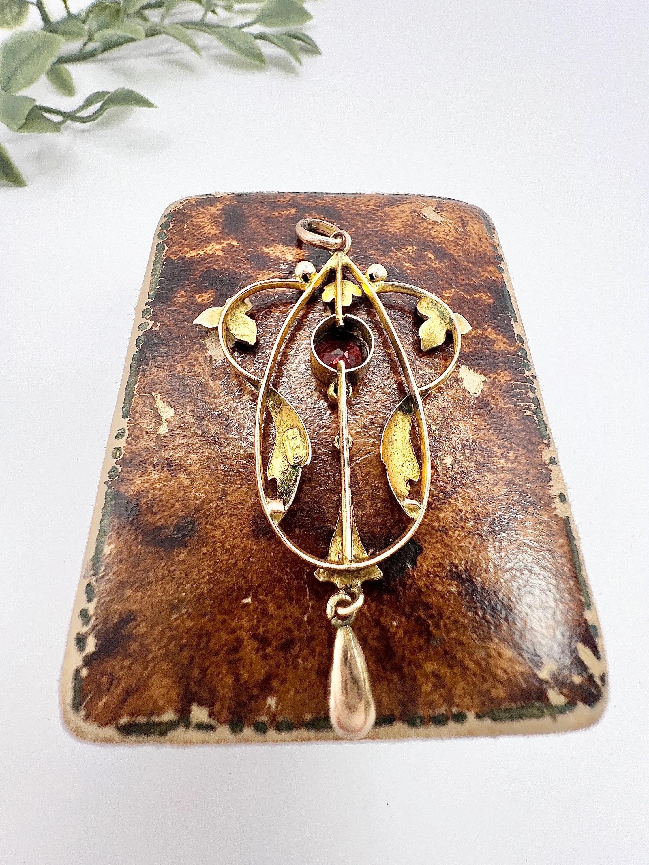 Édouardien Pendentif édouardien en or 9 carats, perles naturelles et goutte d'eau en vente