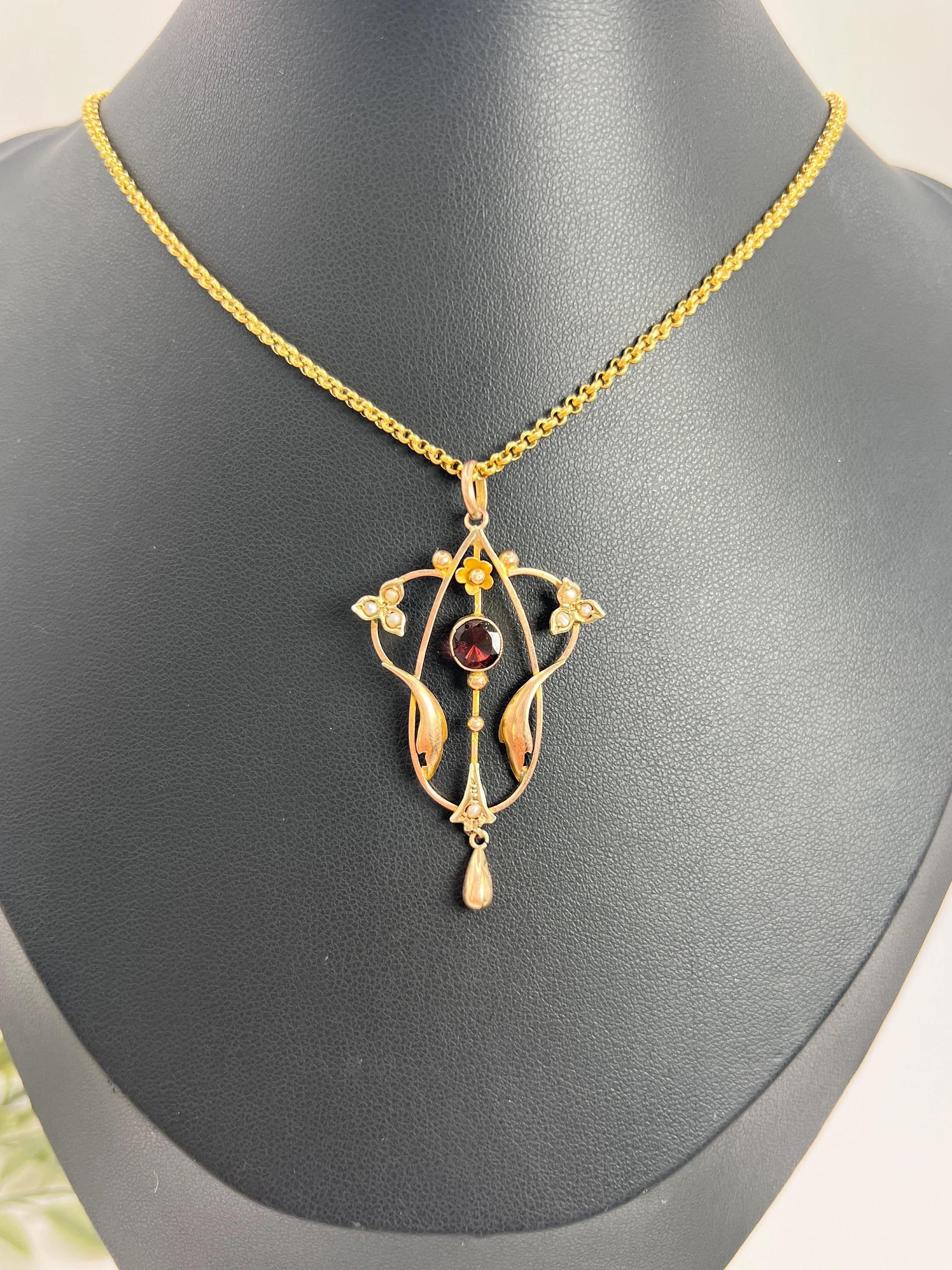 Taille ronde Pendentif édouardien en or 9 carats, perles naturelles et goutte d'eau en vente