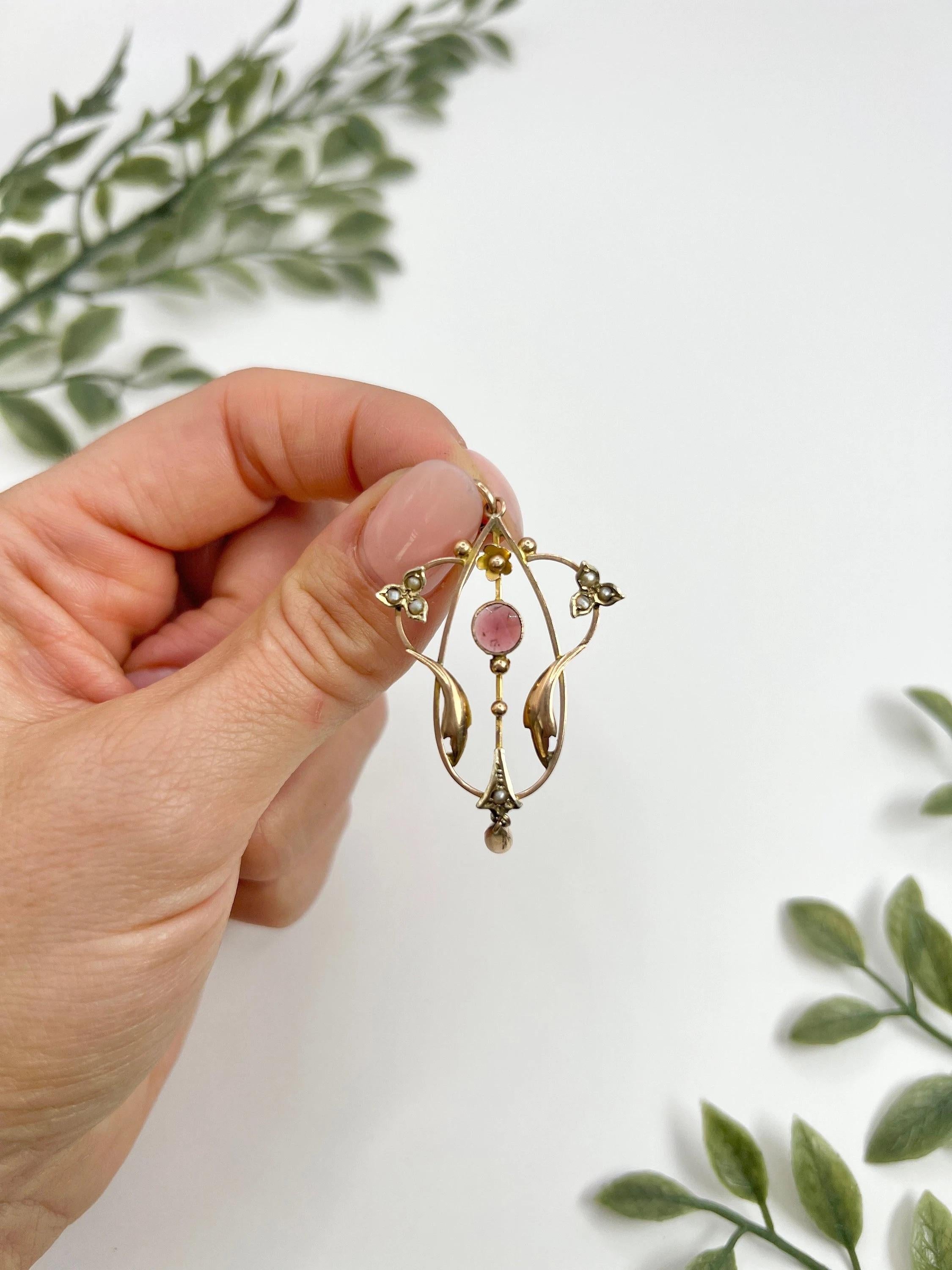 Pendentif édouardien en or 9 carats, perles naturelles et goutte d'eau en vente 2