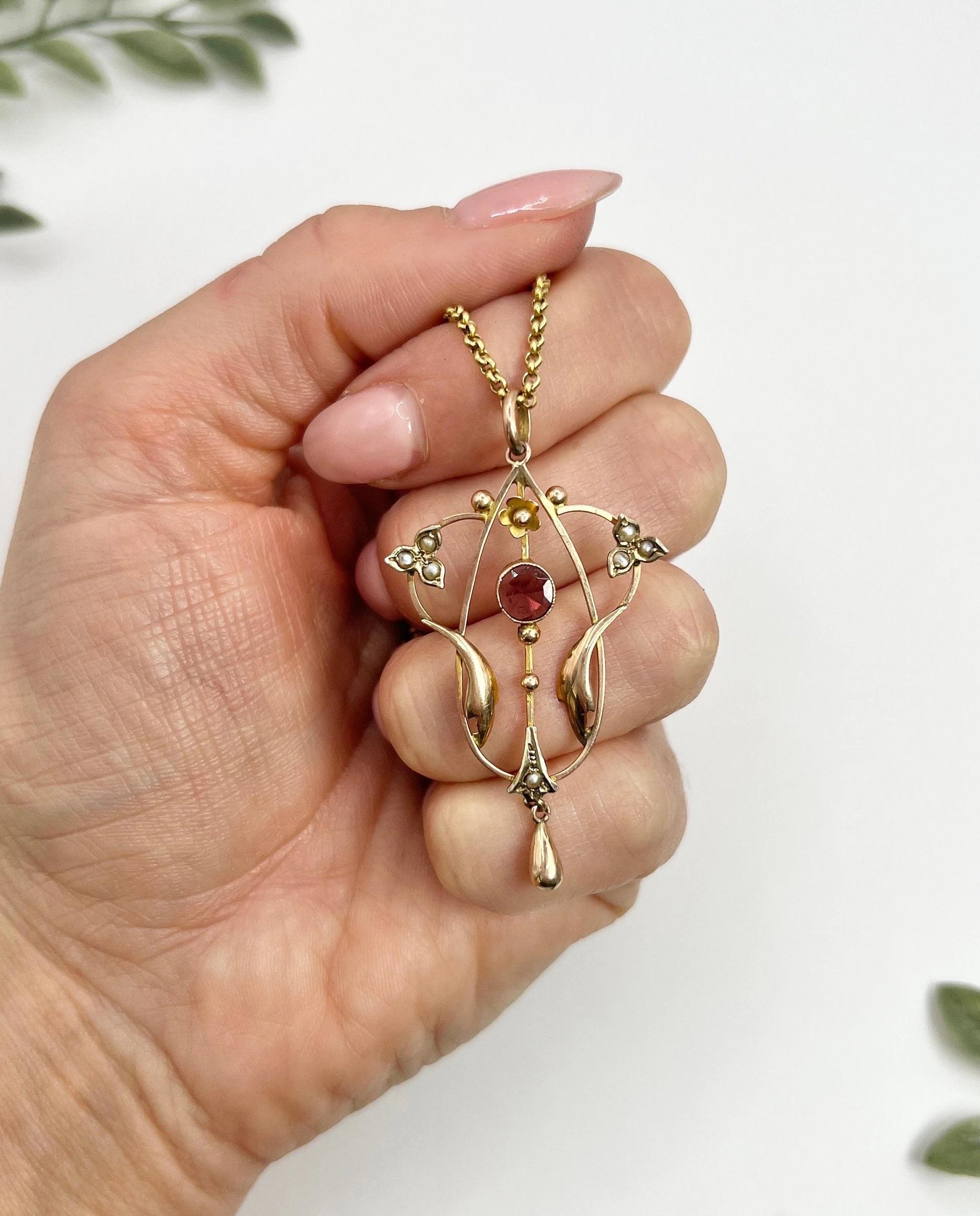 Pendentif édouardien en or 9 carats, perles naturelles et goutte d'eau en vente 3
