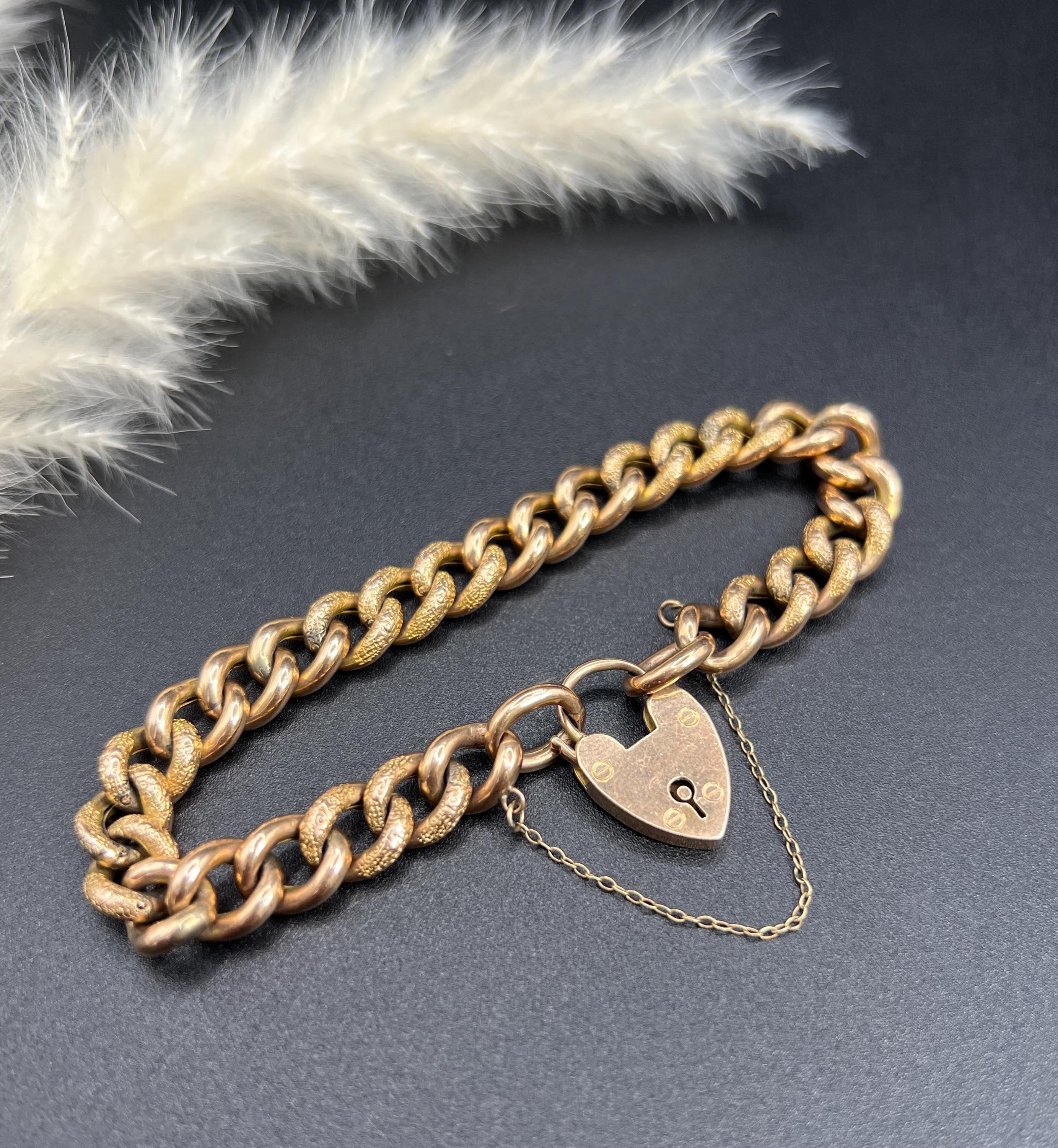 Femenino o masculino 9ct Gold Edwardian Night & Day Floral Patterned Curb Bracelet with Heart Padlock en venta