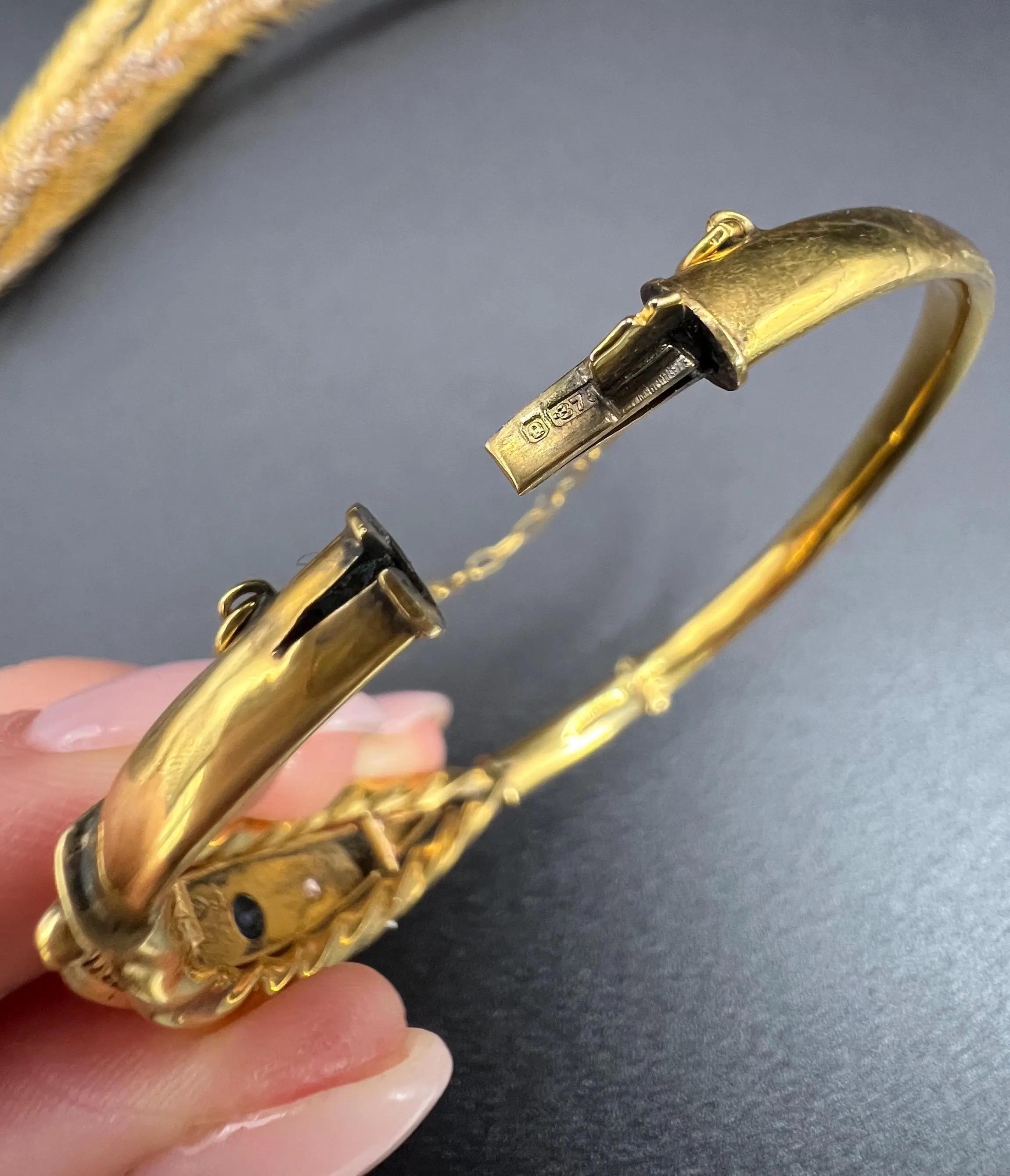 Bracelet jonc édouardien en or 9 carats, saphirs sertis en étoile et diamants, poinçonné Chester 1907 en vente 4