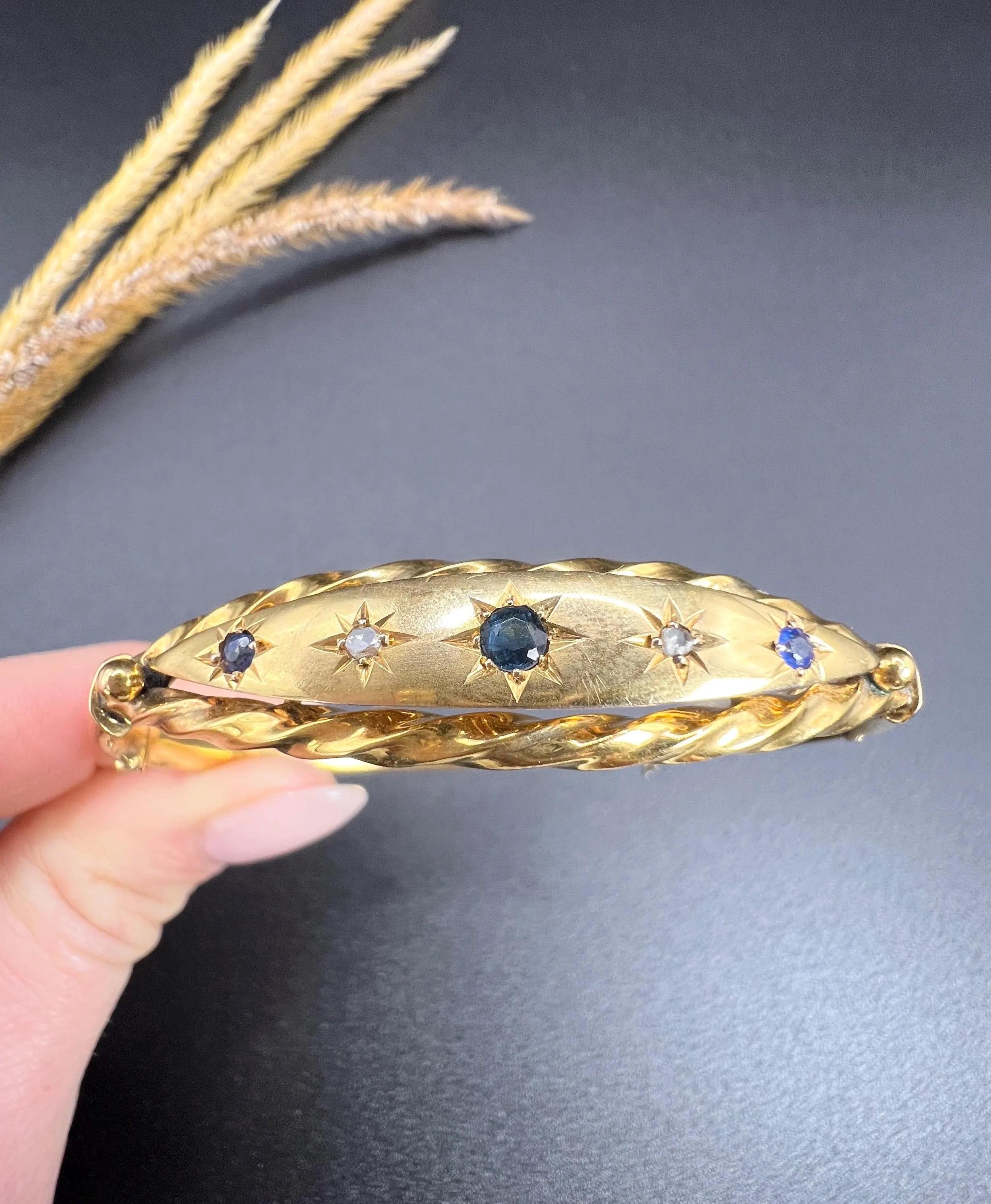 Bracelet en or antique 

Or jaune 9ct 

Poinçonné Chester 1907

A.I.C. AT&T. 

Entrez dans l'élégance avec cet exquis bracelet édouardien en or jaune 9ct. Dotée d'une magnifique façade en forme de bateau, cette pièce est ornée d'une alternance de
