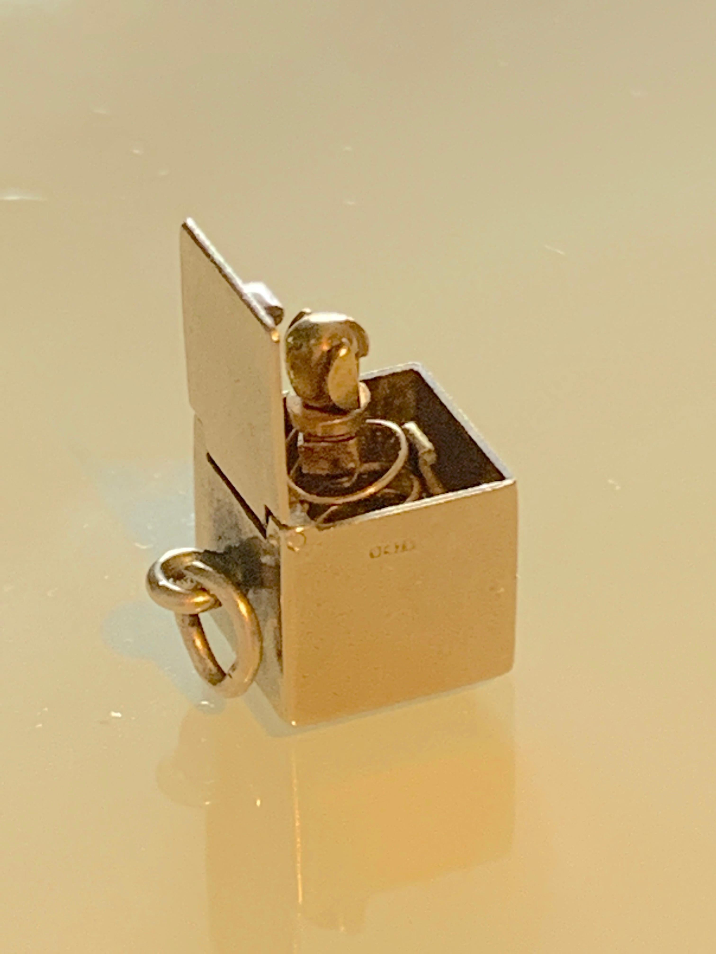 9 Karat Gold „Elephant“ Pop Up in einer Schachtel (Retro) im Angebot
