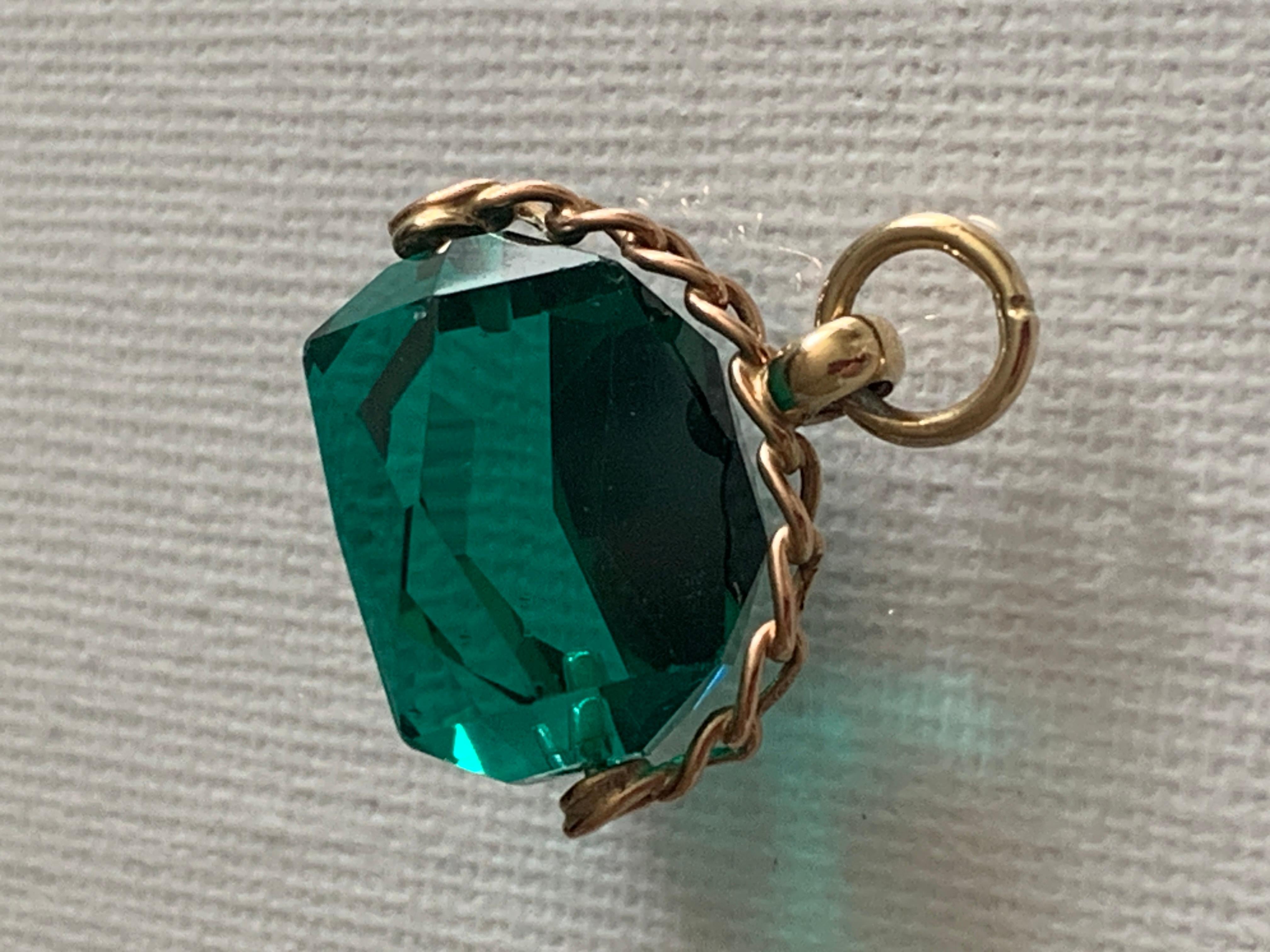9ct Gold Emerald Green Glass Spinner Charm For Sale 2