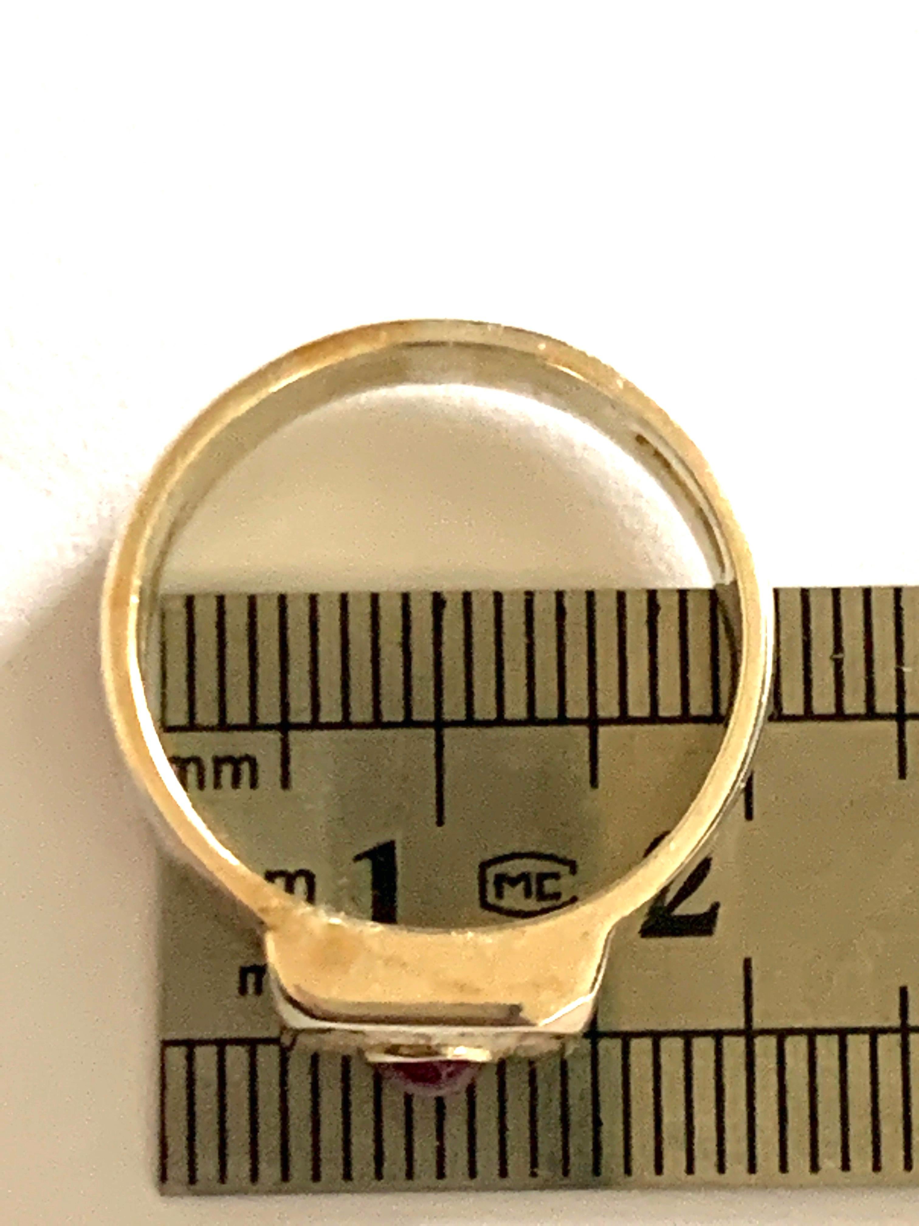 Anillo de oro de 9 ct con sello de calidad y rubí rosa 8,8 gramos Corte redondo