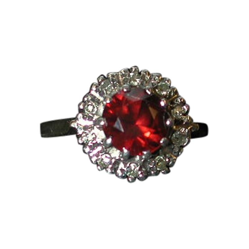 9ct Gold Garnet & Diamond Cluster Ring Dated 1978, London Assay For Sale