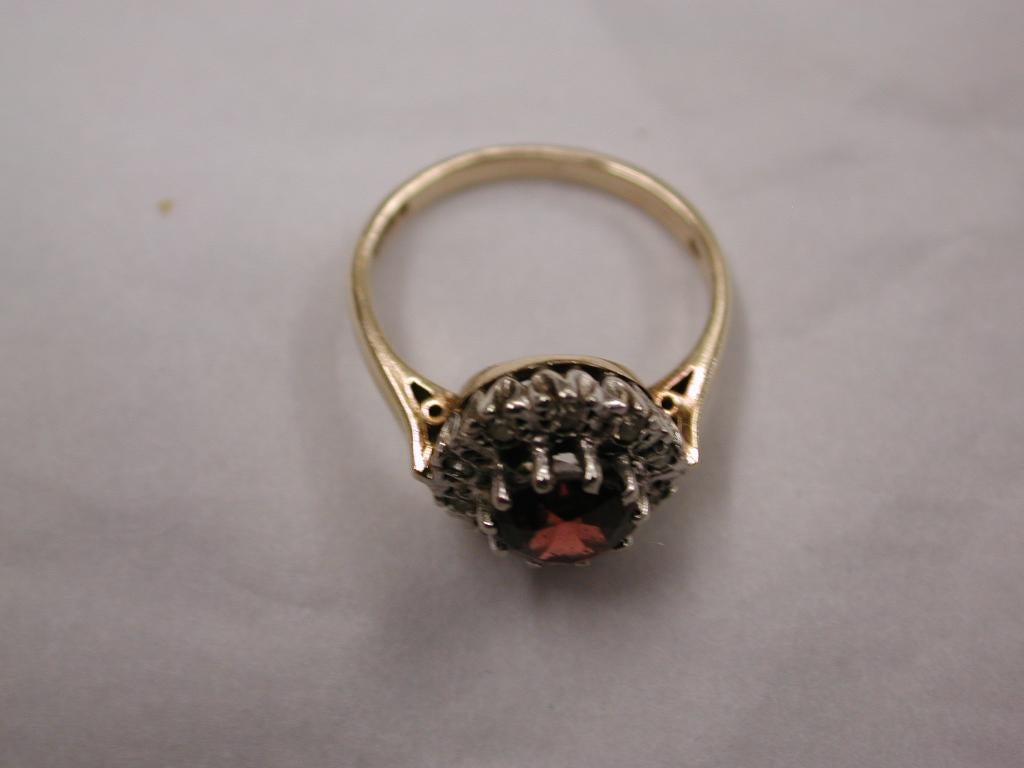 Mixed Cut 9ct Gold Garnet & Diamond Cluster Ring Dated 1978, London Assay For Sale