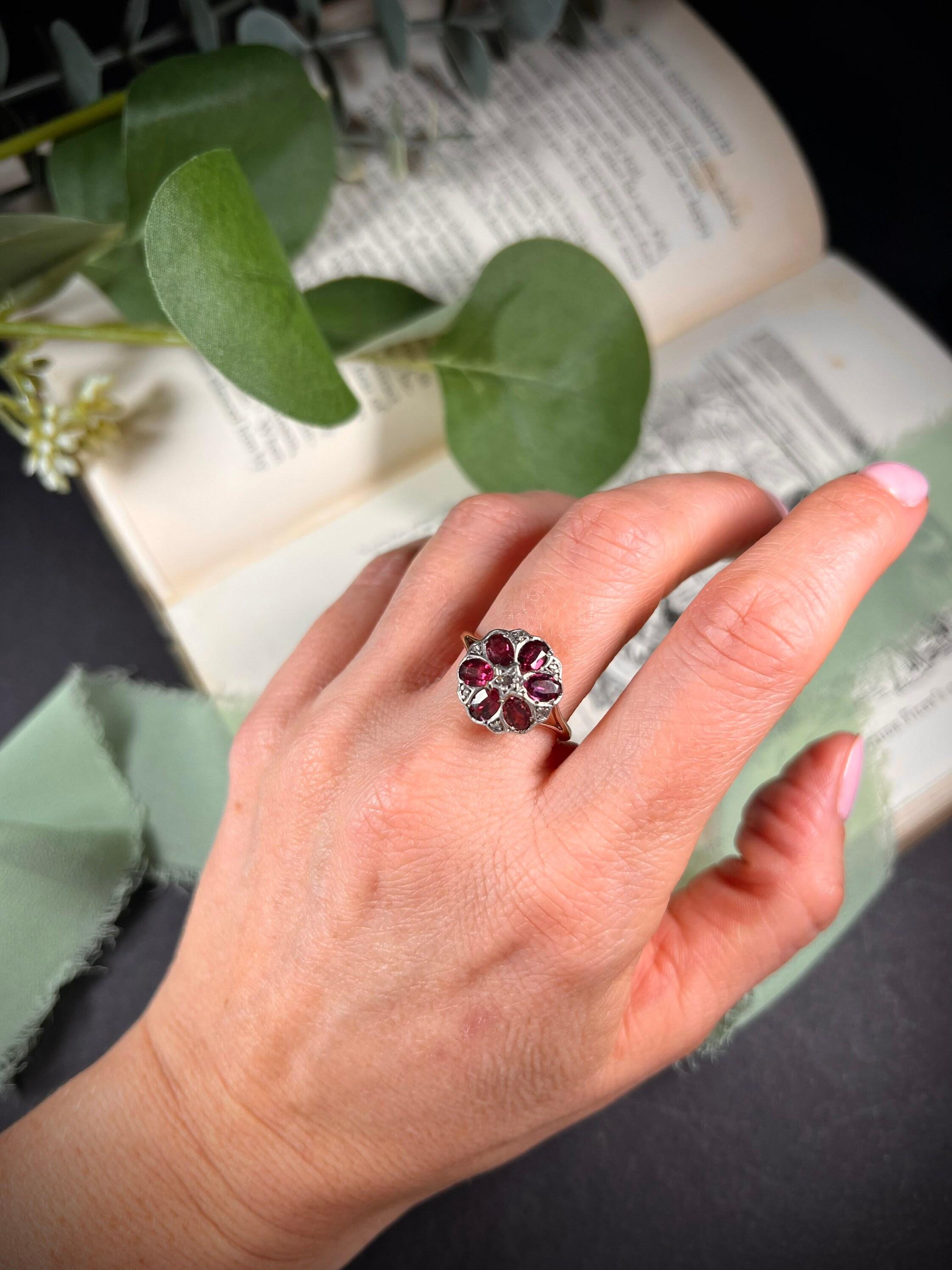 9ct Gold Garnet & Diamond Daisy Cluster Ring Set with Faceted Garnet Petals   For Sale 3