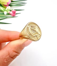 9ct Gold Griffin "Pro Patria Amore" Oval Signet Ring Hallmarked Birmingham
