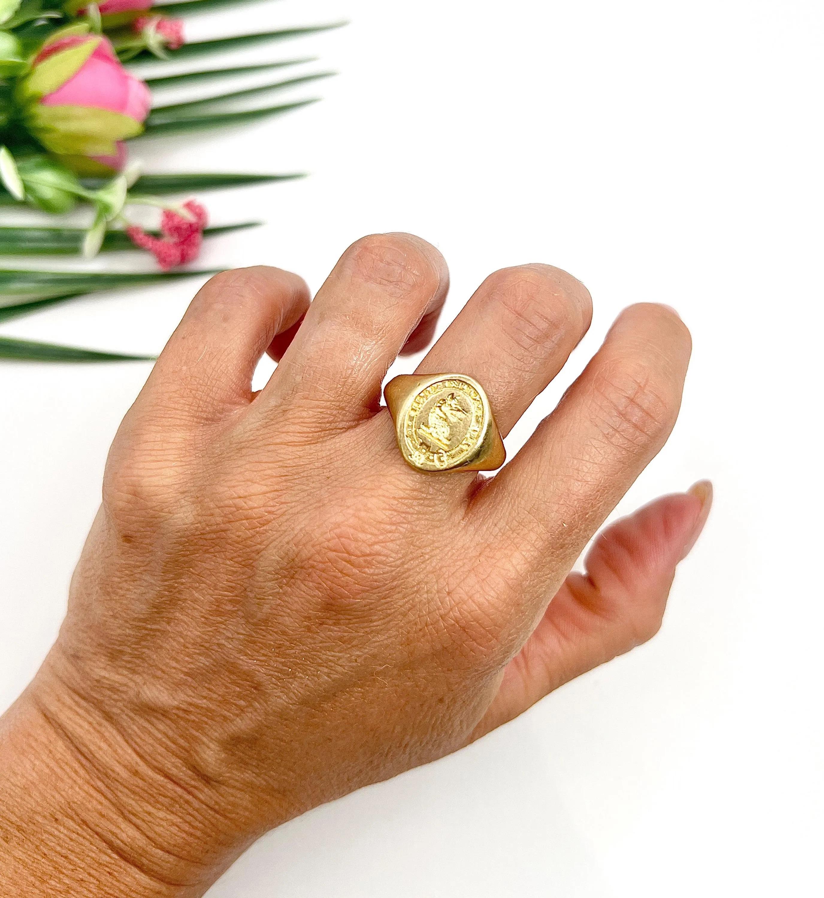 Bague chevalière ovale Griffin 