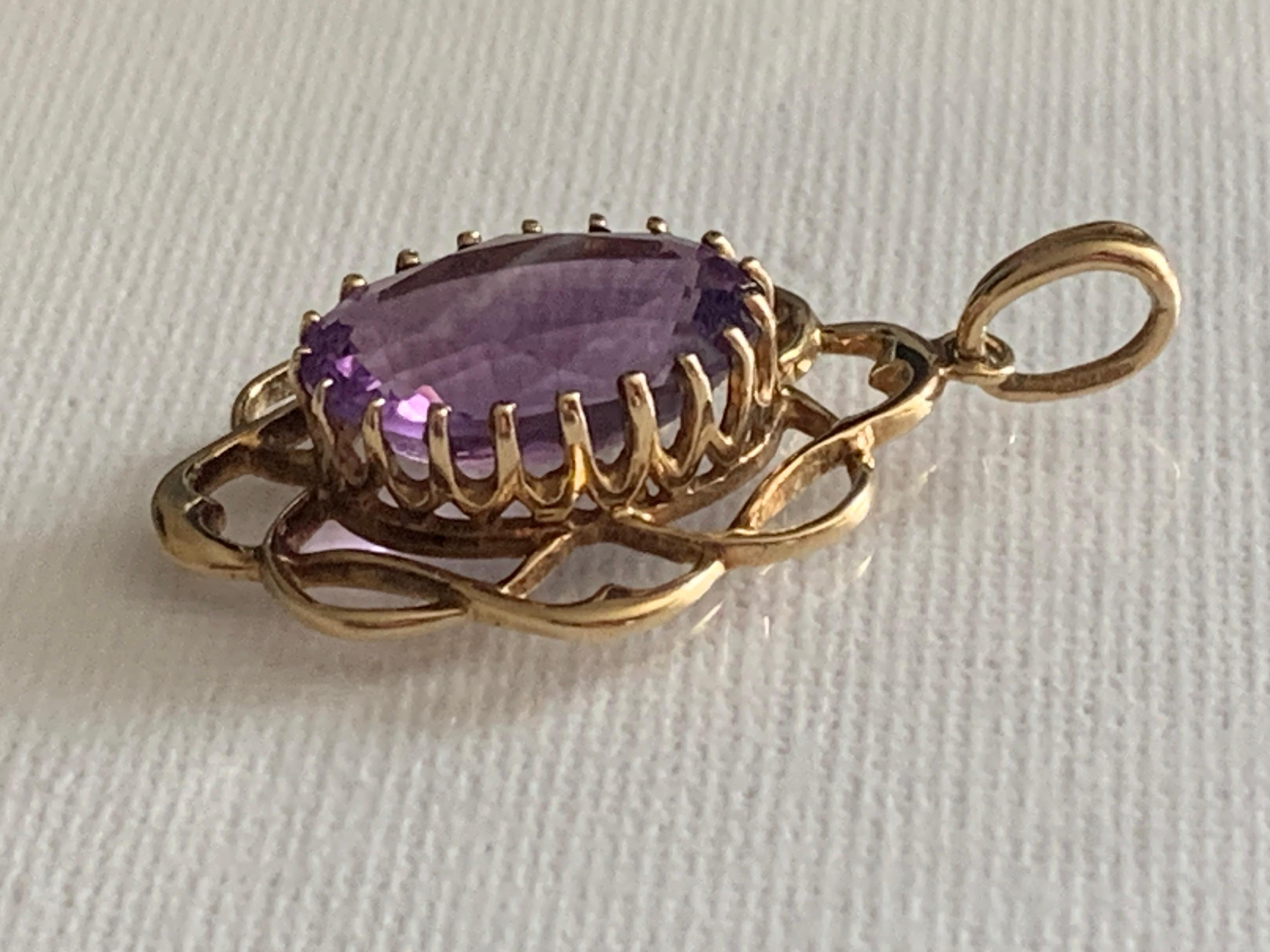 Oval Cut 9ct Gold Large 7.52 Carat Amethyst Pendant For Sale