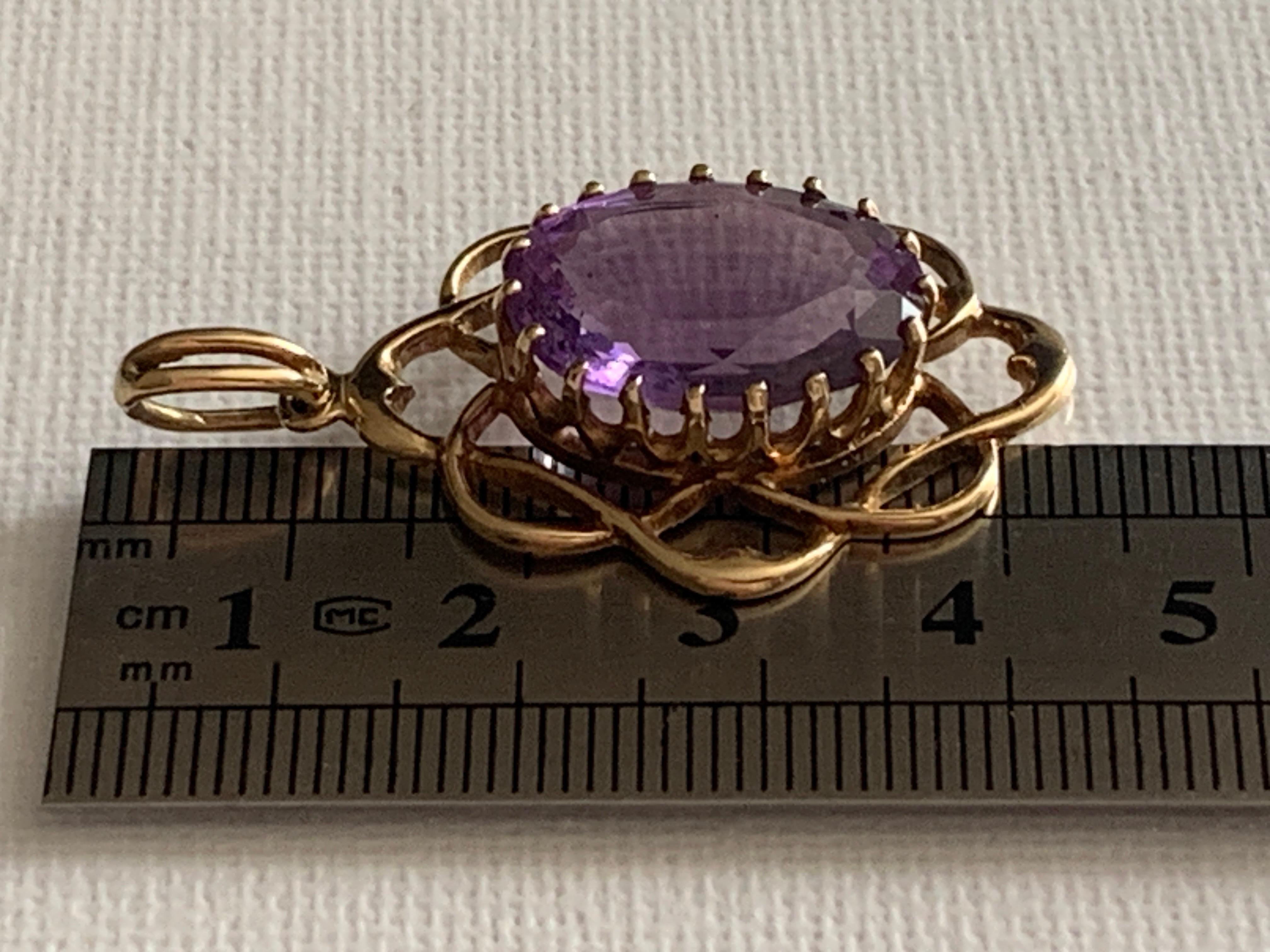 9ct Gold Large 7.52 Carat Amethyst Pendant For Sale 3