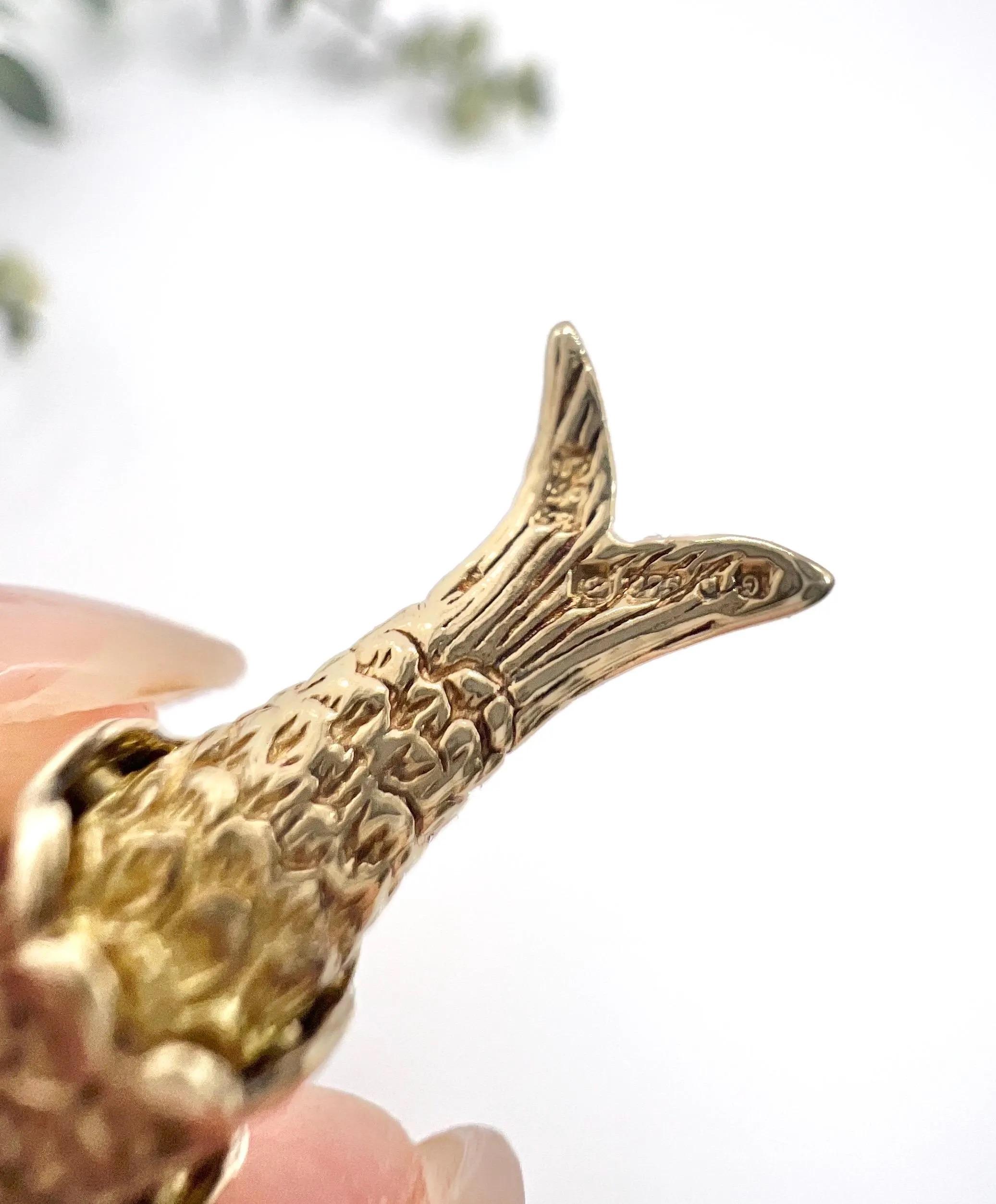 9ct Gold Large Articulated Lucky Fish Pendant Charm Hallmarked London 1978 For Sale 2