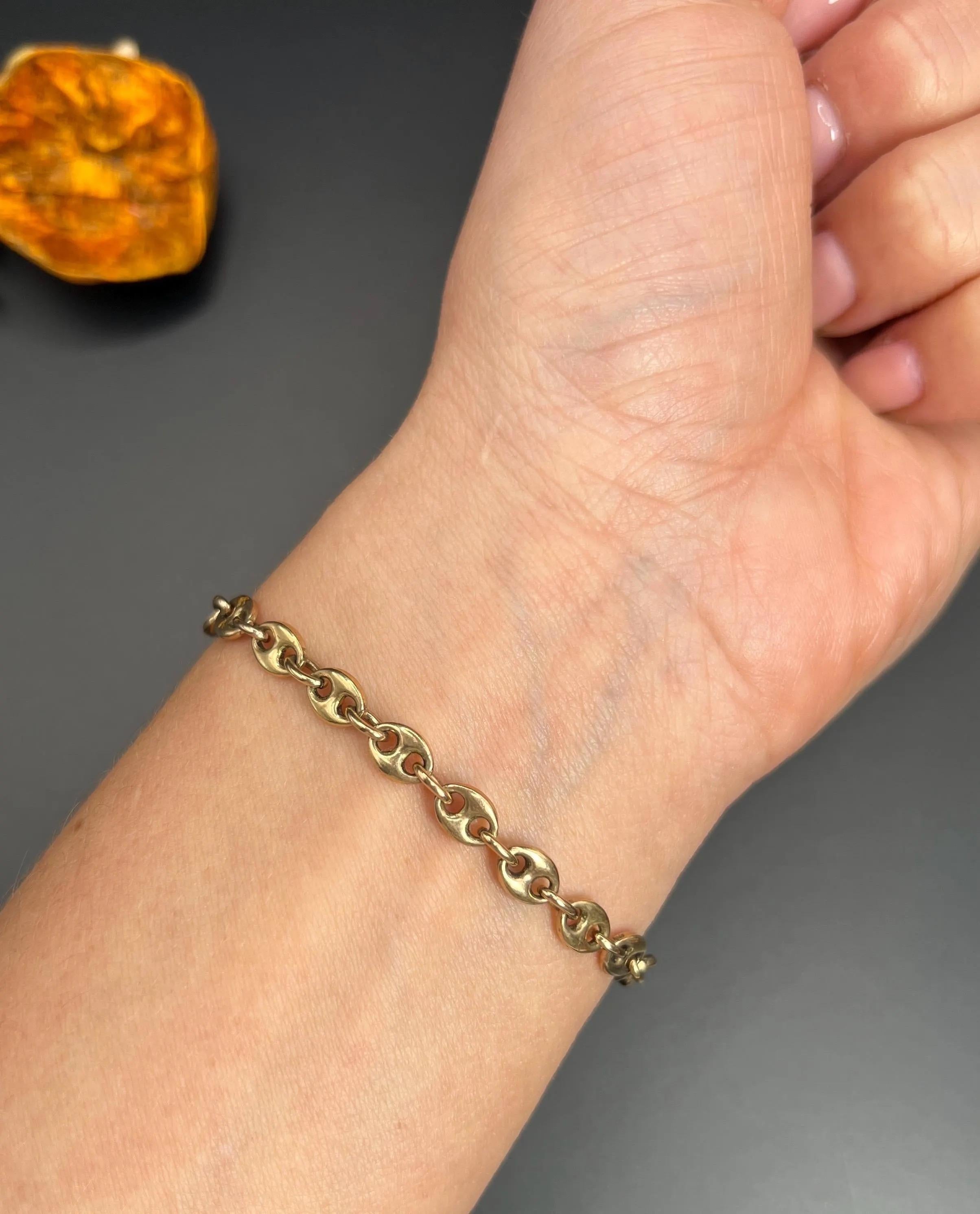 9ct Gold Mariner Link Bracelet, Heart Padlock Clasp, Birmingham Hallmarked 1989 For Sale 7