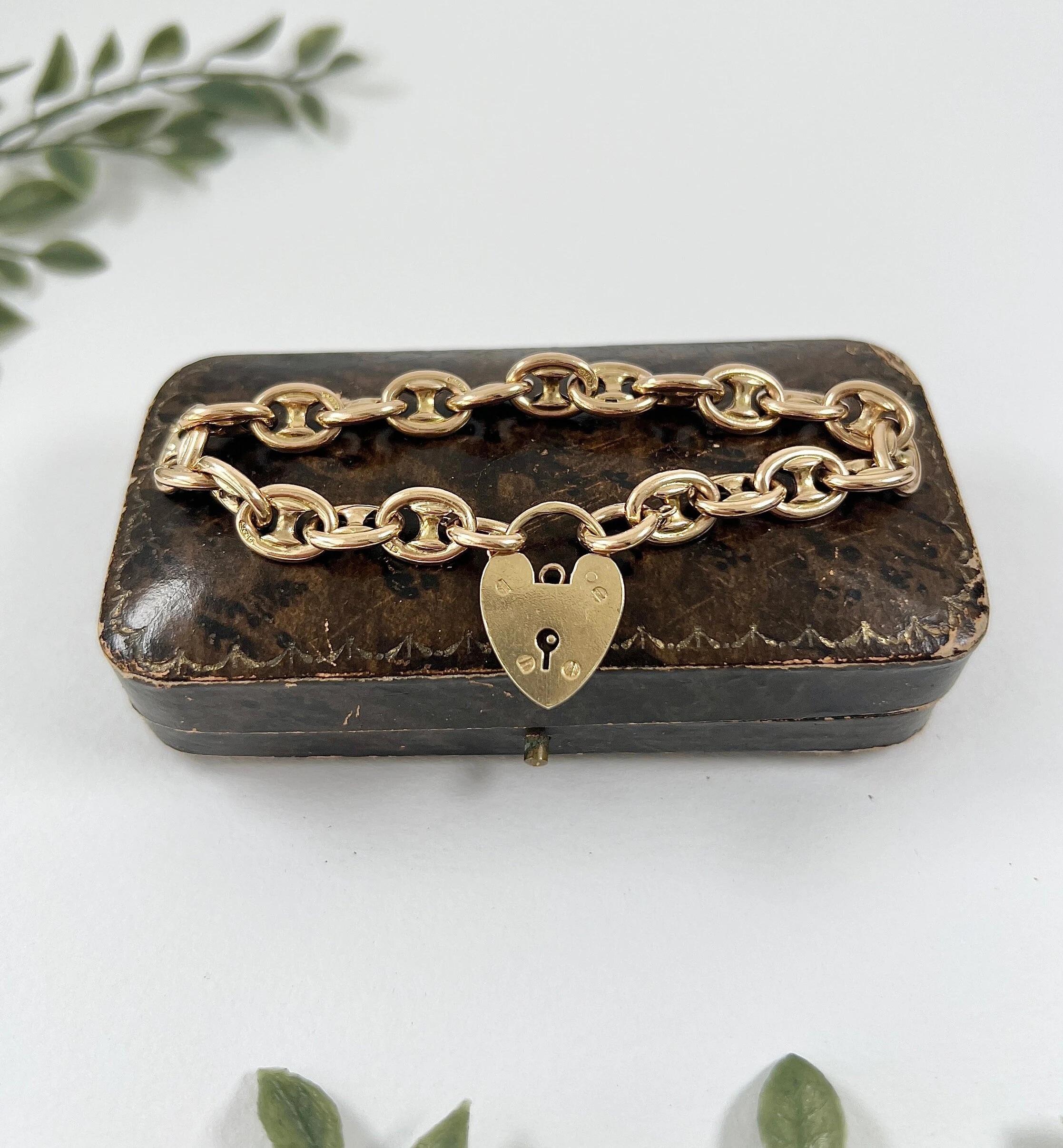 Antique Gold Bracelet 

9ct Gold Stamped

Hallmarked Birmingham 1959

This exquisite vintage bracelet is crafted from 9ct yellow gold, offering a luxurious and sophisticated look. The bracelet features a classic Mariner link design, characterised by