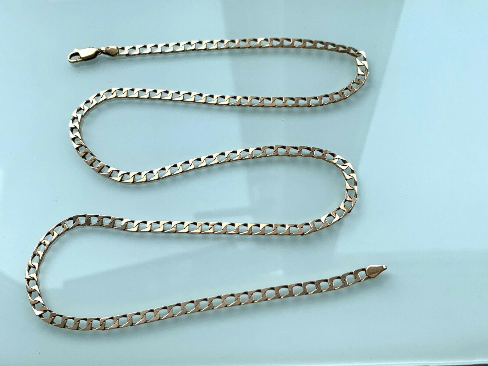 Cadena de oro rosa de 9 ct
el cierre y el extremo son de oro amarillo
Sellos británicos completos 
Longitud 22,5 pulgadas 
Espesor 4 mm
Profundidad 0,5 mm
El peso de la cadena es de 11,65 gramos

SKU : B443593