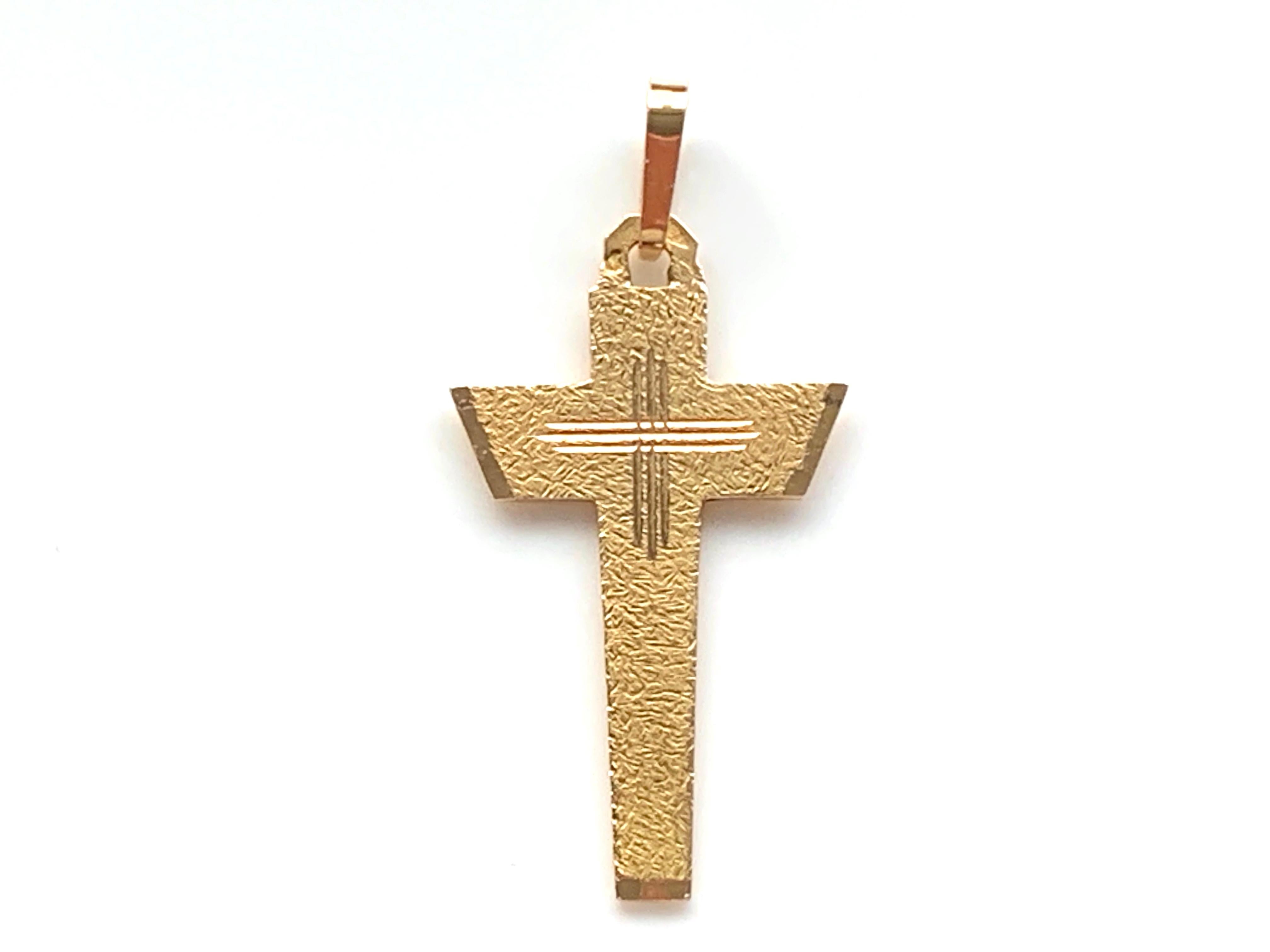Stunning Late Mid Century  1970s
18ct Gold Modernist Cross
with beautiful textural front
French eagle head - and makers mark
to Bail.
Size 4cm x 2cm (at widest Point { Incl : Bail })


