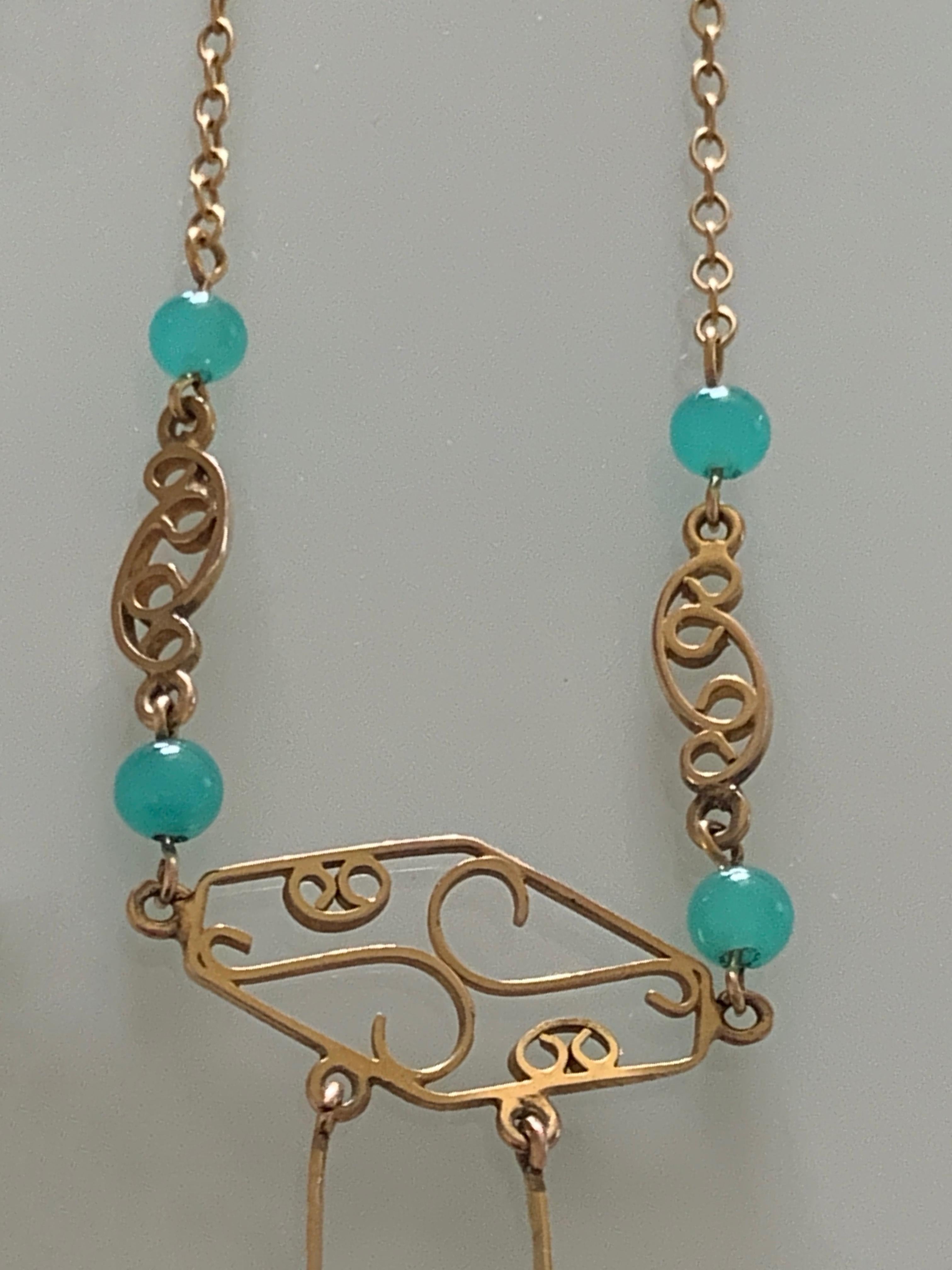 9ct Gold Necklace with Rare Turquoise Jade Circa 1930's In Good Condition For Sale In London, GB