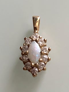 Pendentif en or 9ct opale et diamant