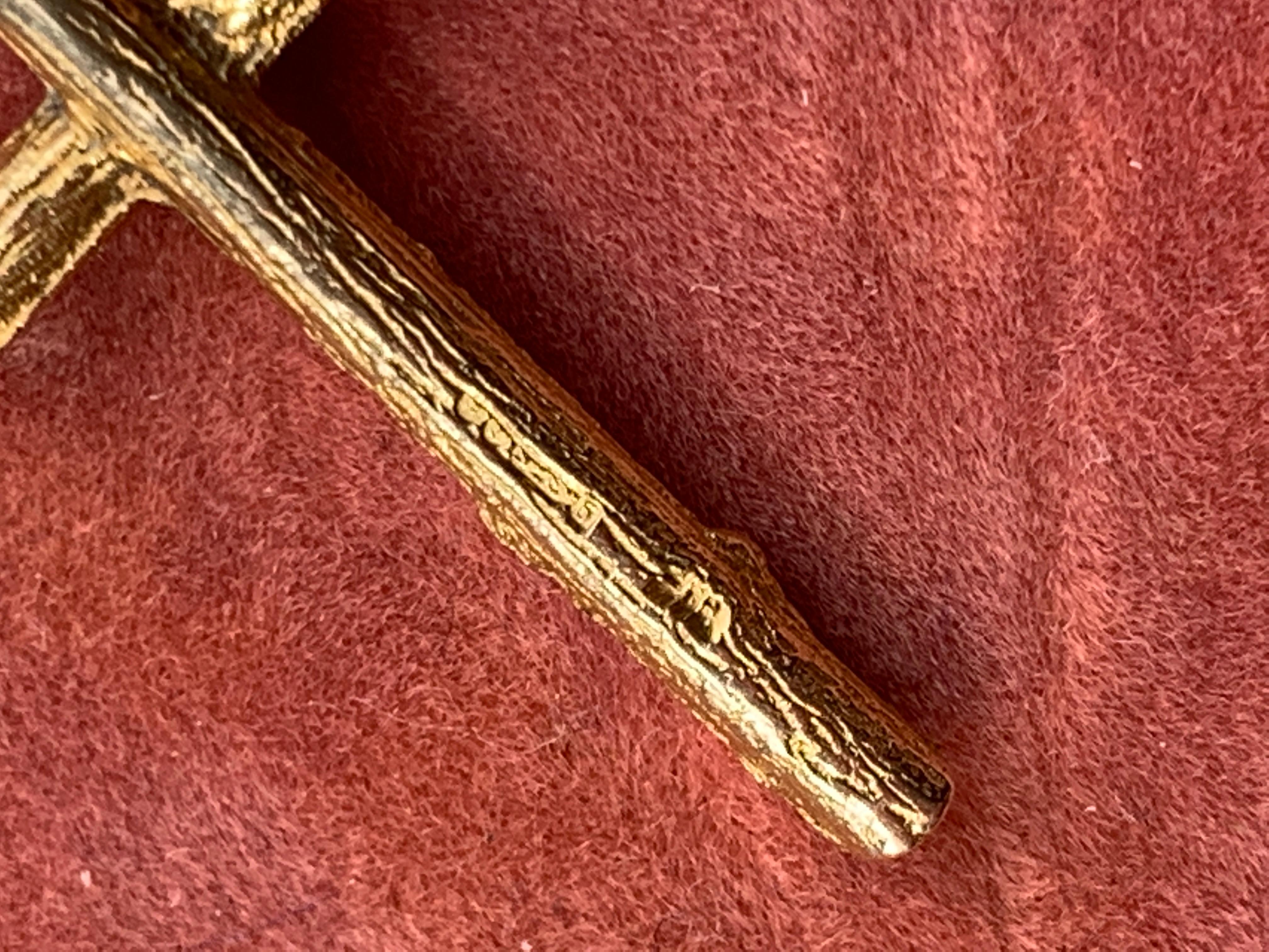 9ct Gold Rare Bark Design Cross  For Sale 3