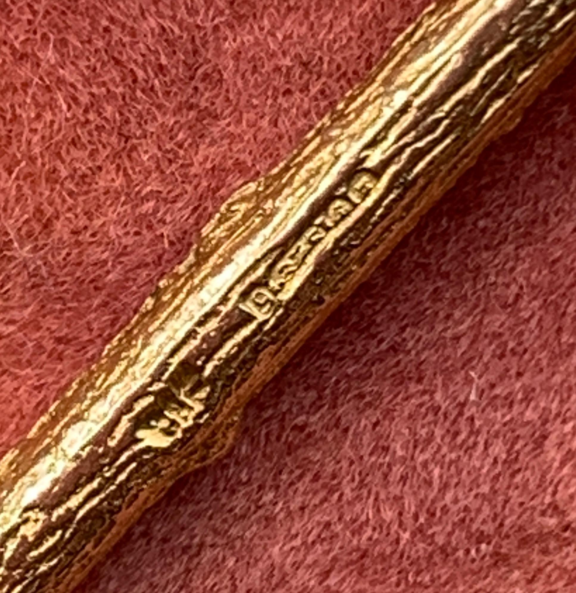 9ct Gold Rare Bark Design Cross  For Sale 4