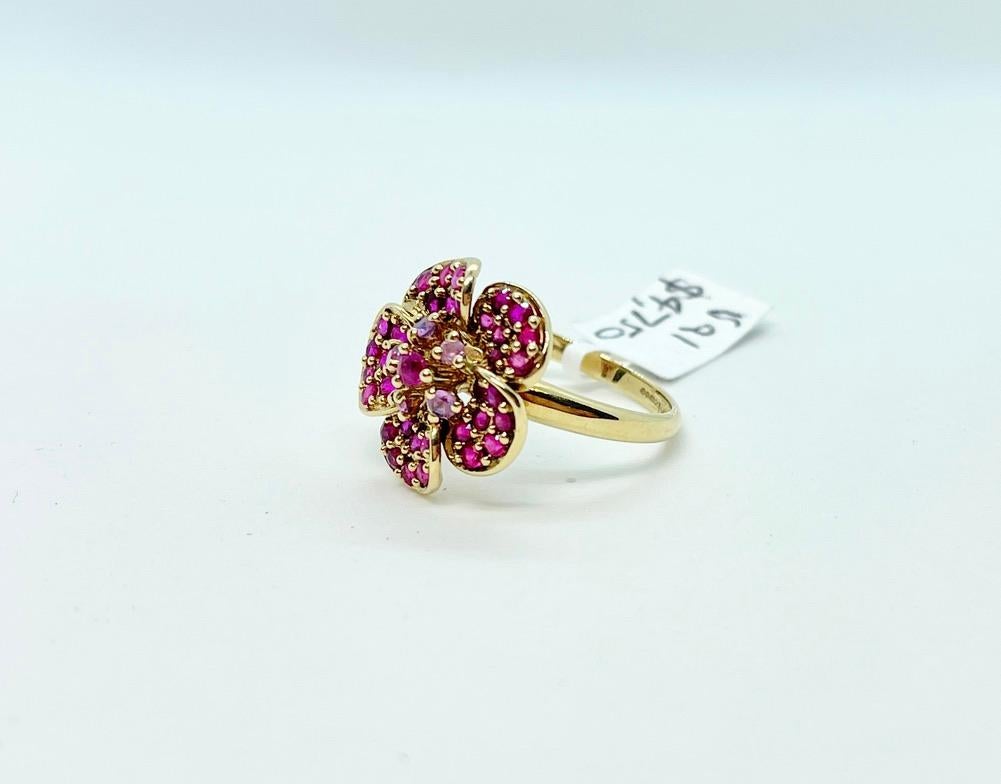 Round Cut 9ct Gold Retro Ruby Flower Cluster Ring Valuation Hallmarked 2006 Birmingham For Sale