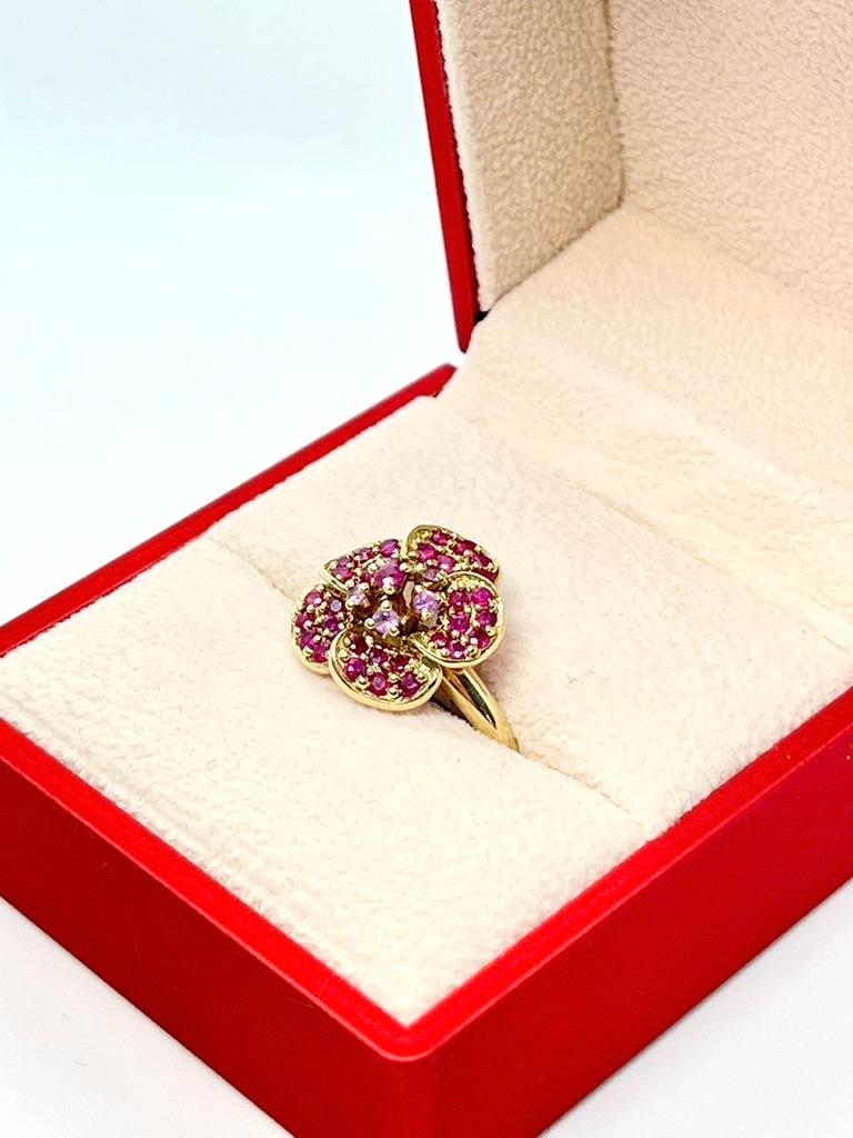 9ct Gold Retro Ruby Flower Cluster Ring Valuation Hallmarked 2006 Birmingham For Sale 2