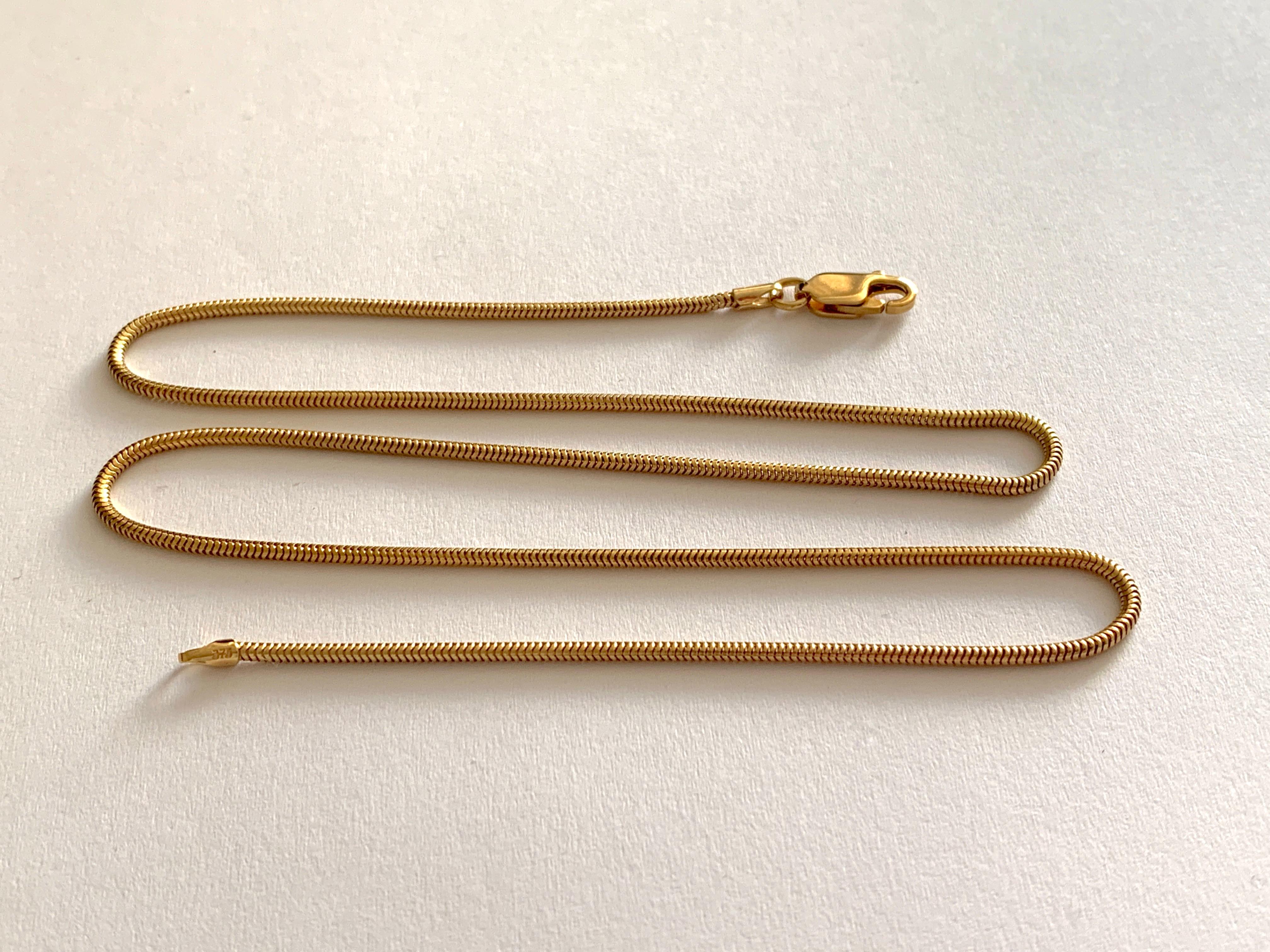 Catena a serpente in oro 9ct con marchio britannico in vendita 1