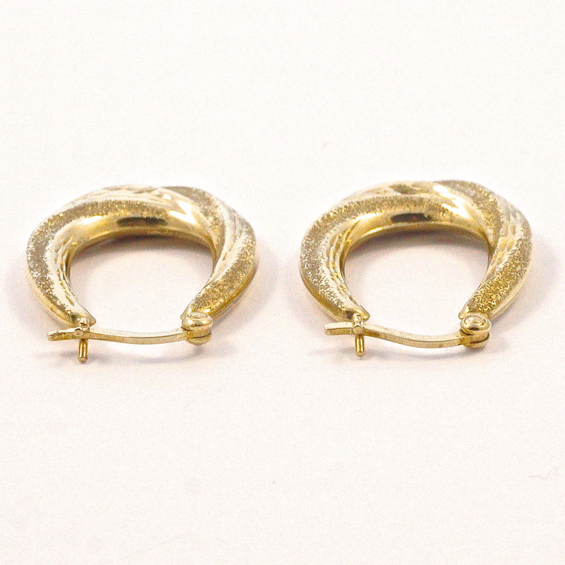 9ct Gold Textured and Diamond Cut Oval Hoop Earrings For Sale 2
