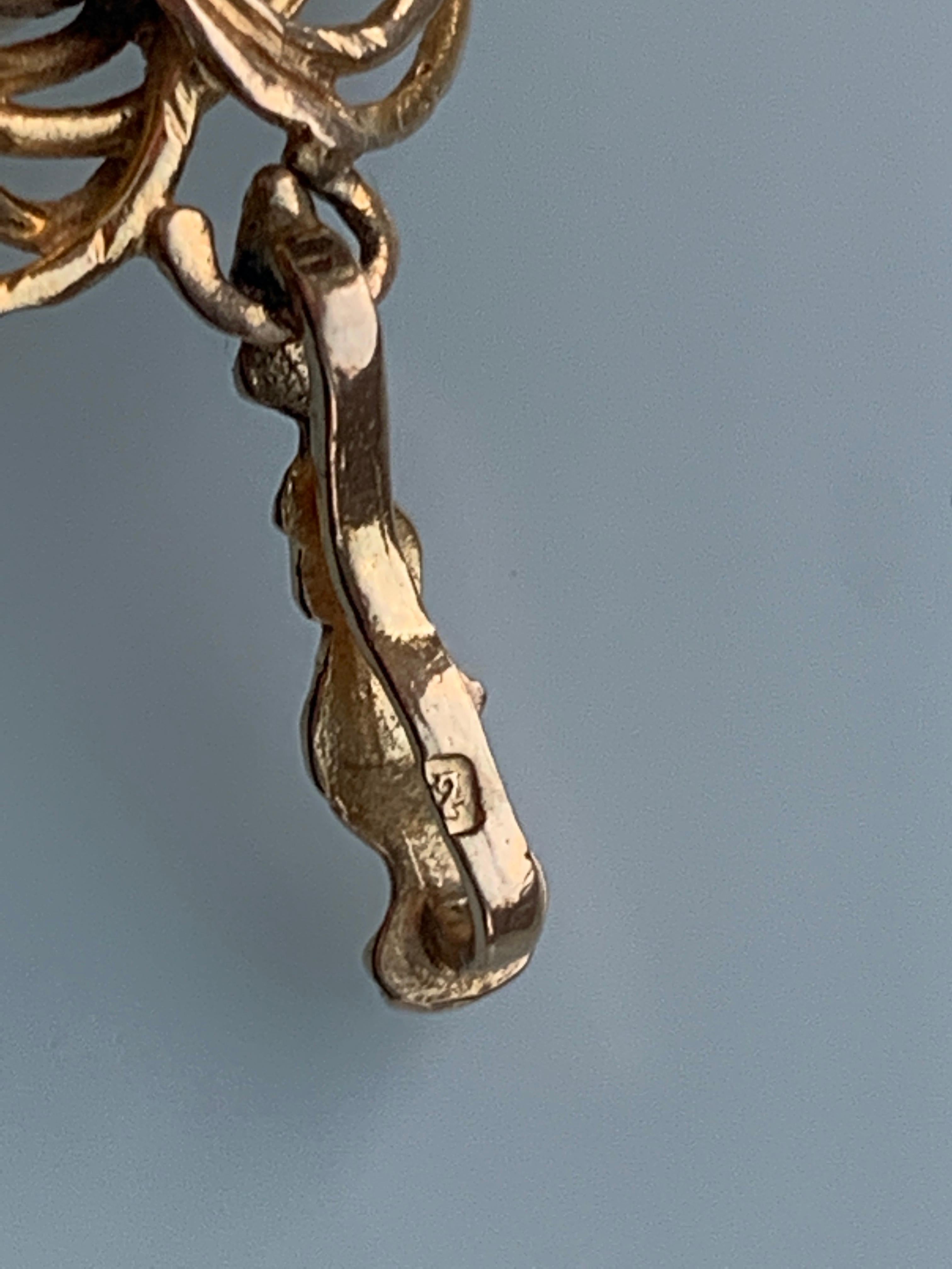 9 Karat Gold Twisting Bark Design mit zentralem Perlenanhänger 2