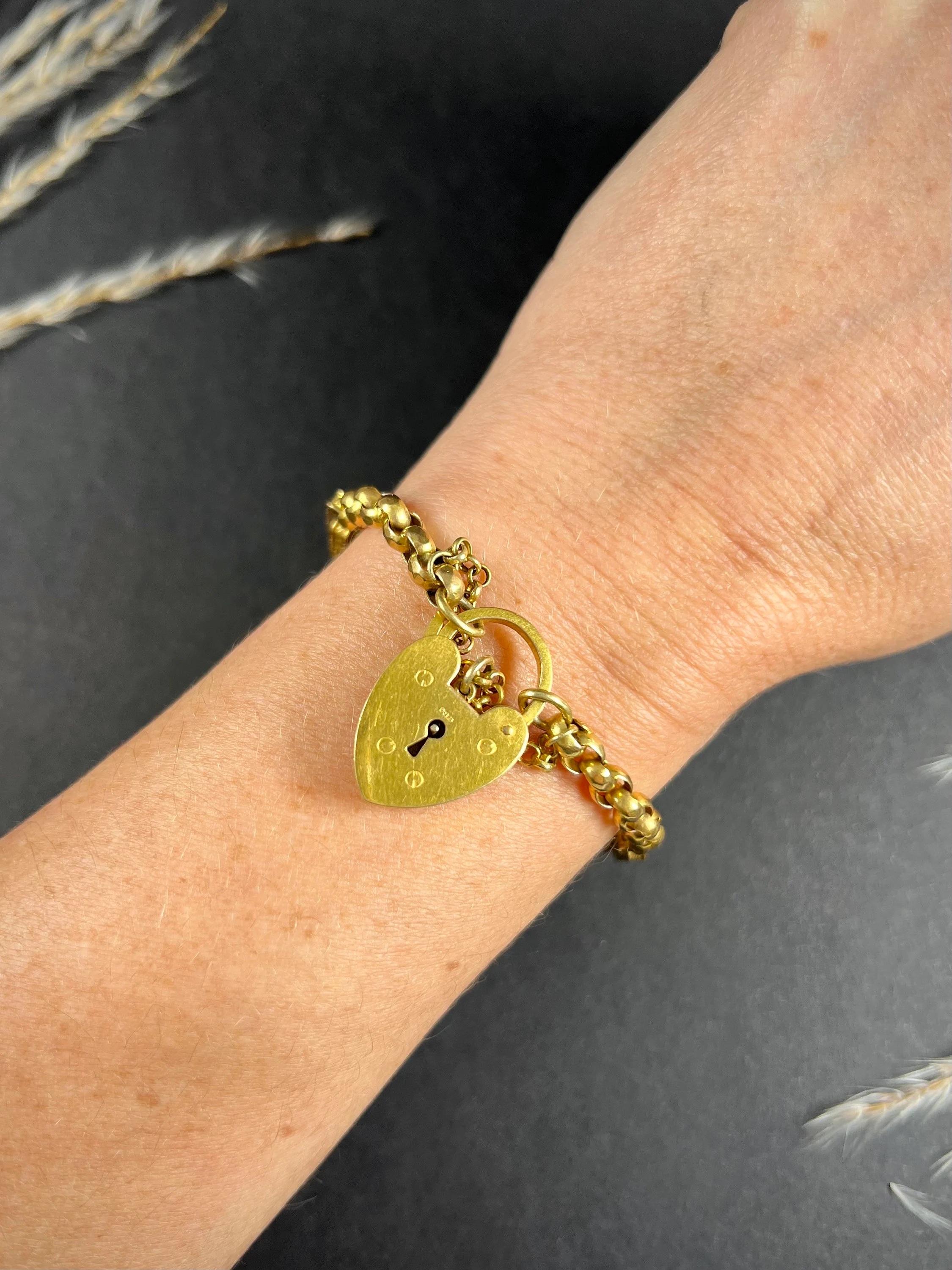 Bracciale vittoriano d'oro 9ct con fermaglio a forma di graffetta e bracciale Belcher sfaccettato con chiusura a lucchetto a forma di cuore in vendita 4