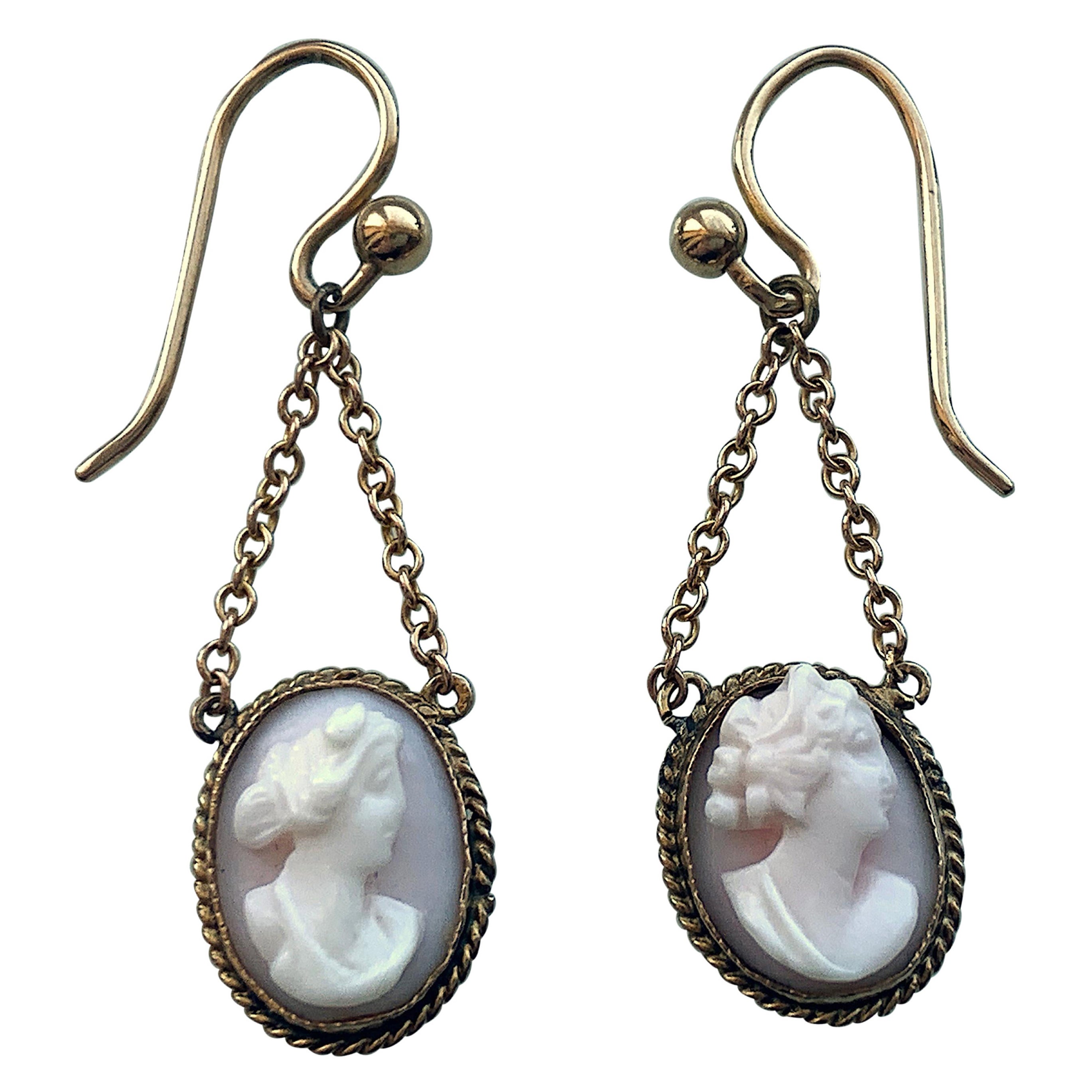Pendientes Victorianos de Oro de 9 ct con Cadena de Camafeo Rosa en venta