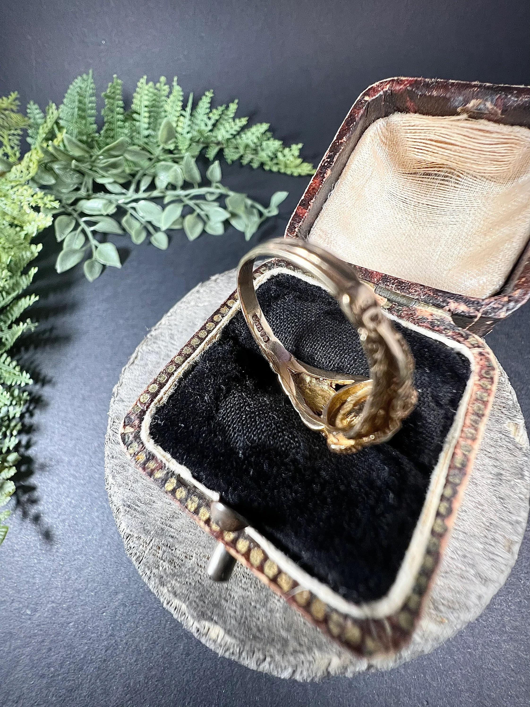 9 Karat Gold viktorianischer Saatperlen Gänseblümchen-Cluster-Ring mit handgeschnitzter Goldarbeit im Angebot 5