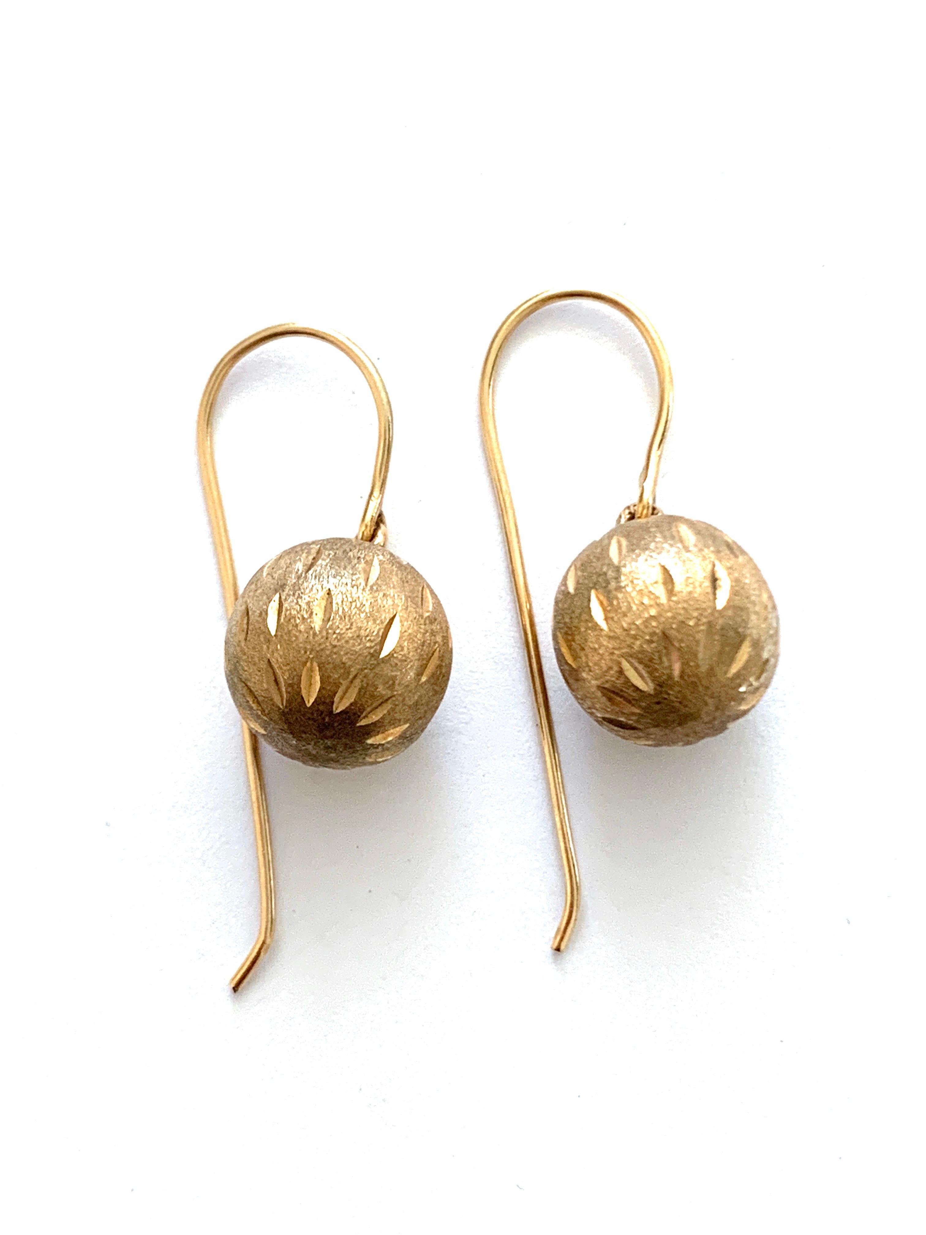 9ct Gold Vintage Ball Ball Earrings In Good Condition For Sale In London, GB