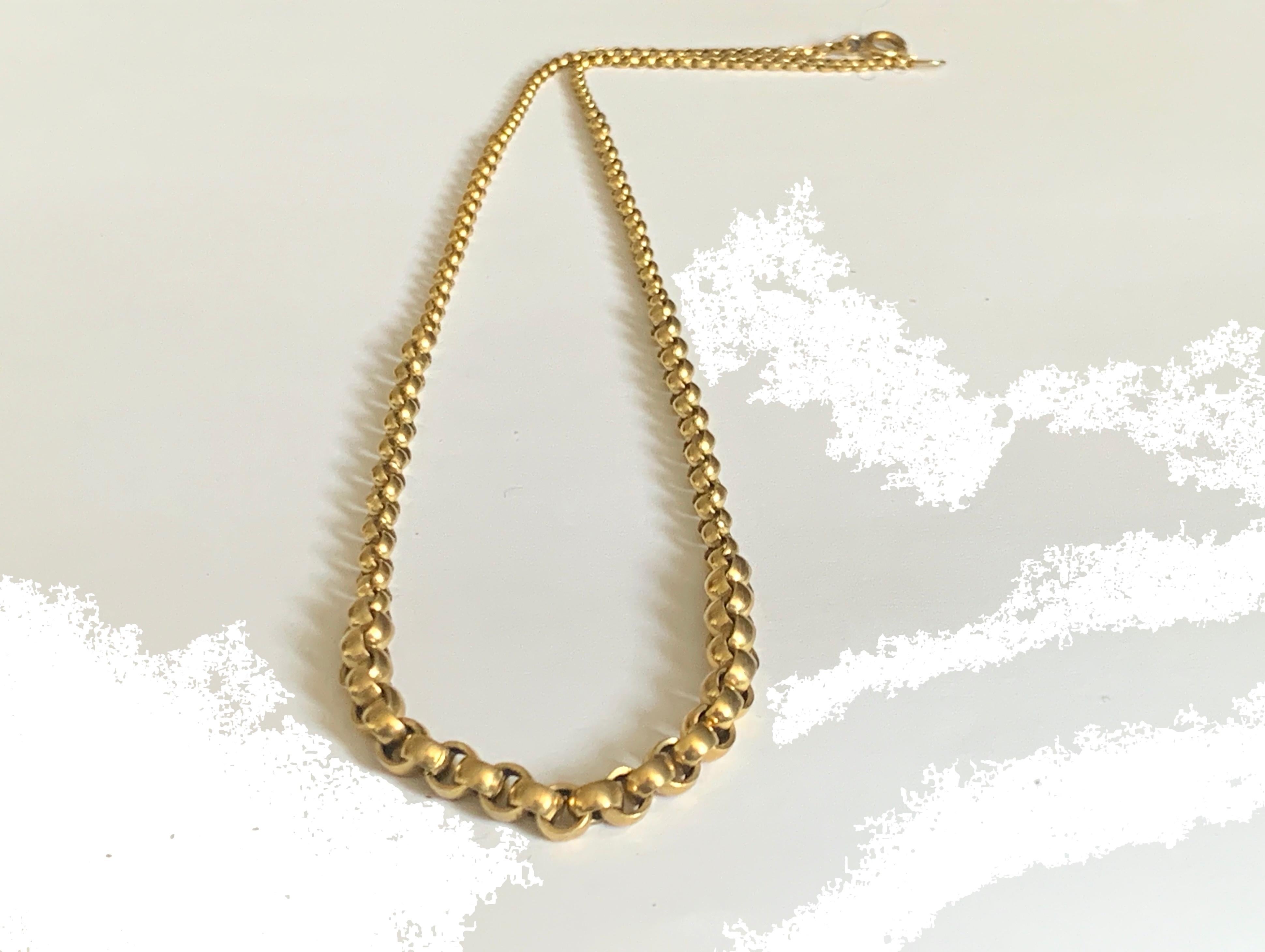 9ct Gold Exquisite Vintage Necklace For Sale 6