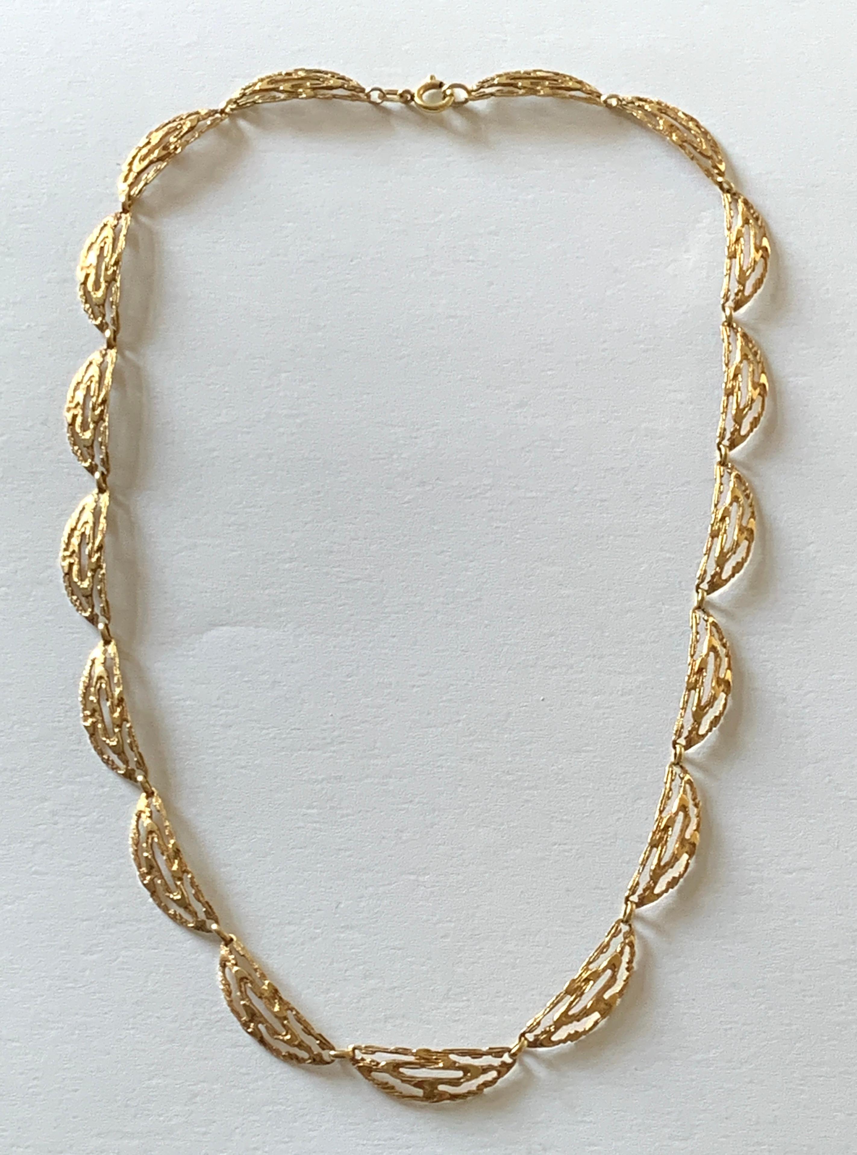 9ct Gold Vintage Necklace For Sale 7
