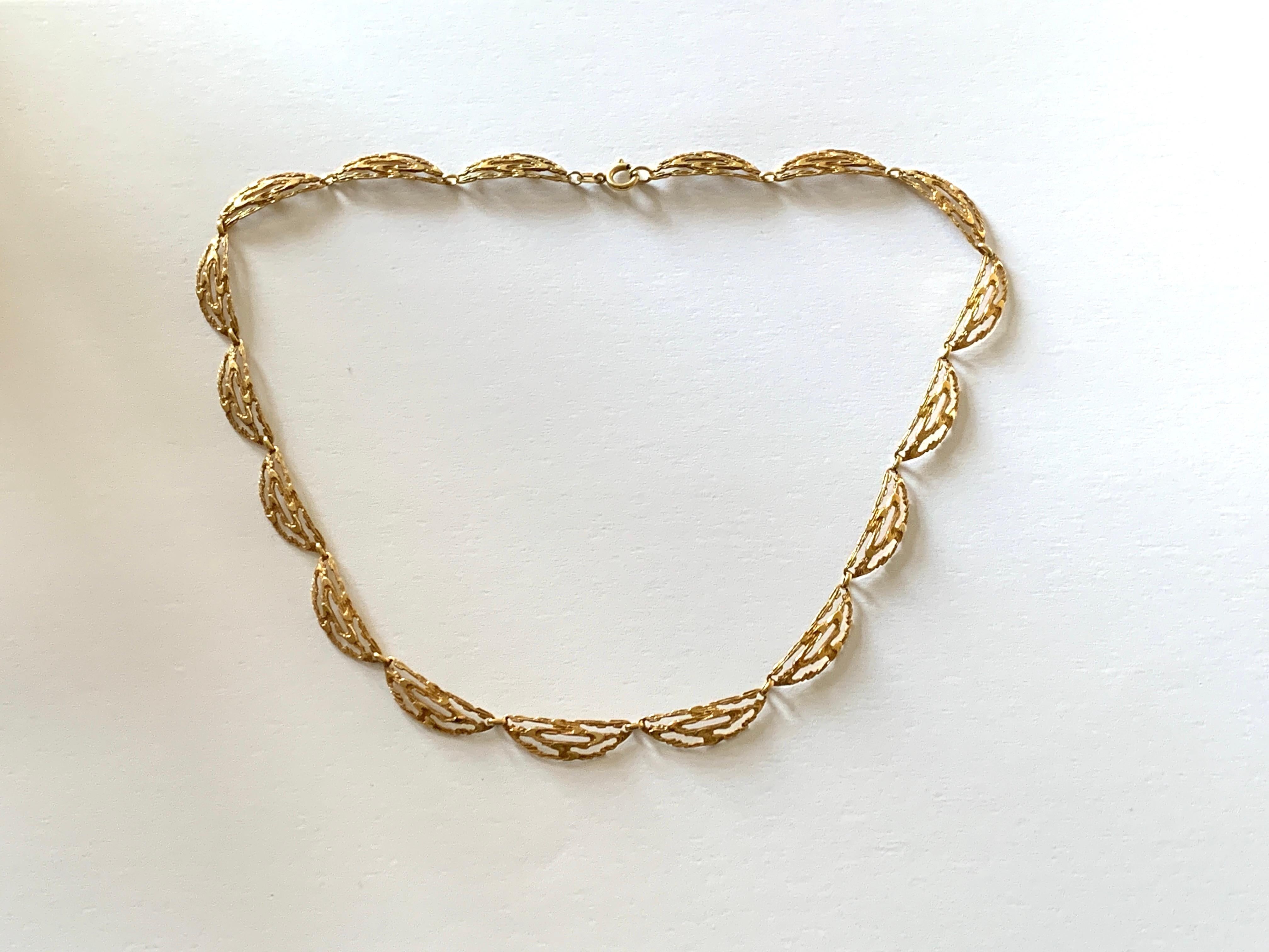 9ct Gold Vintage Necklace In Good Condition For Sale In London, GB