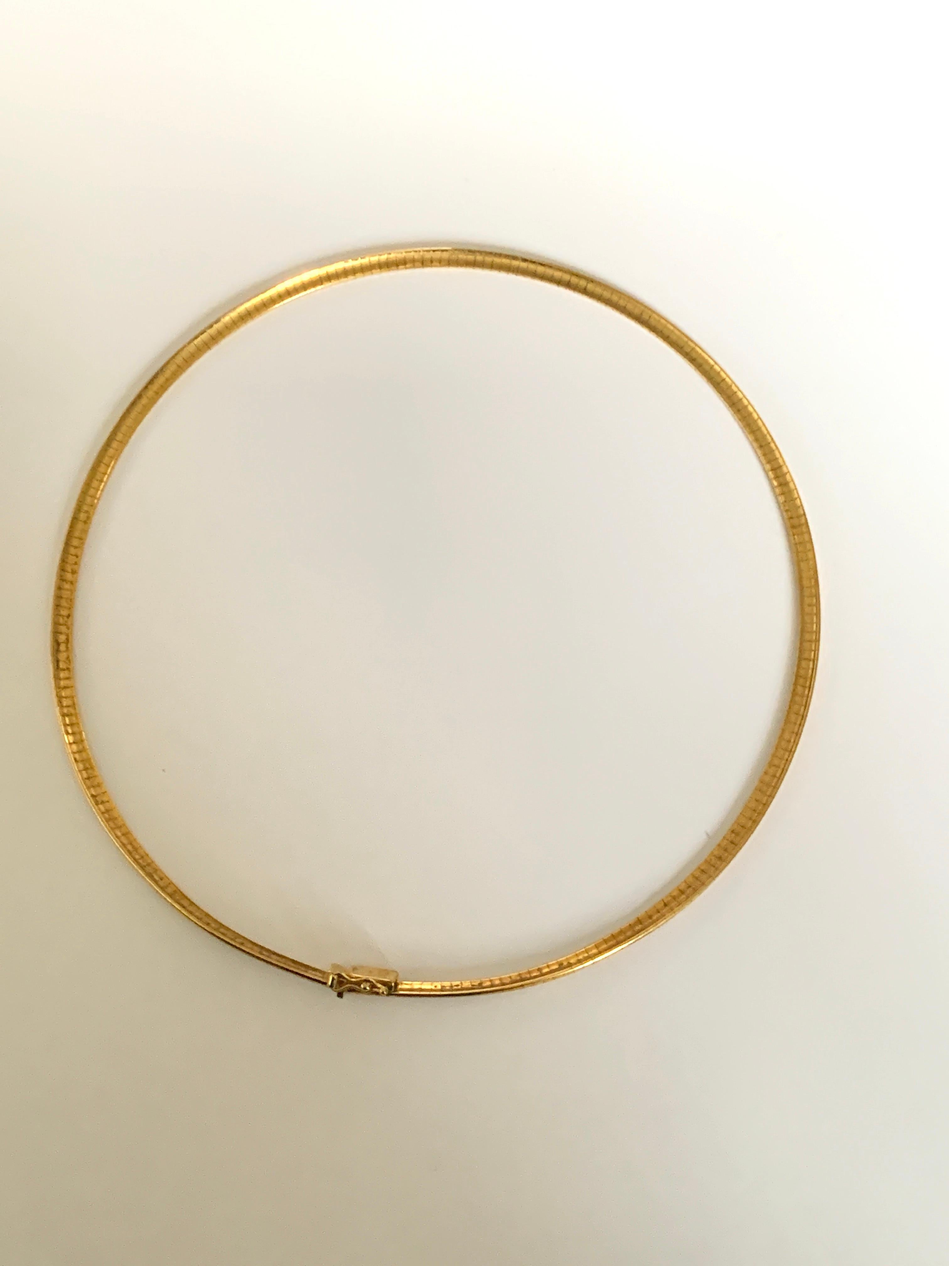 9ct Italian Gold Choker  In Excellent Condition For Sale In London, GB