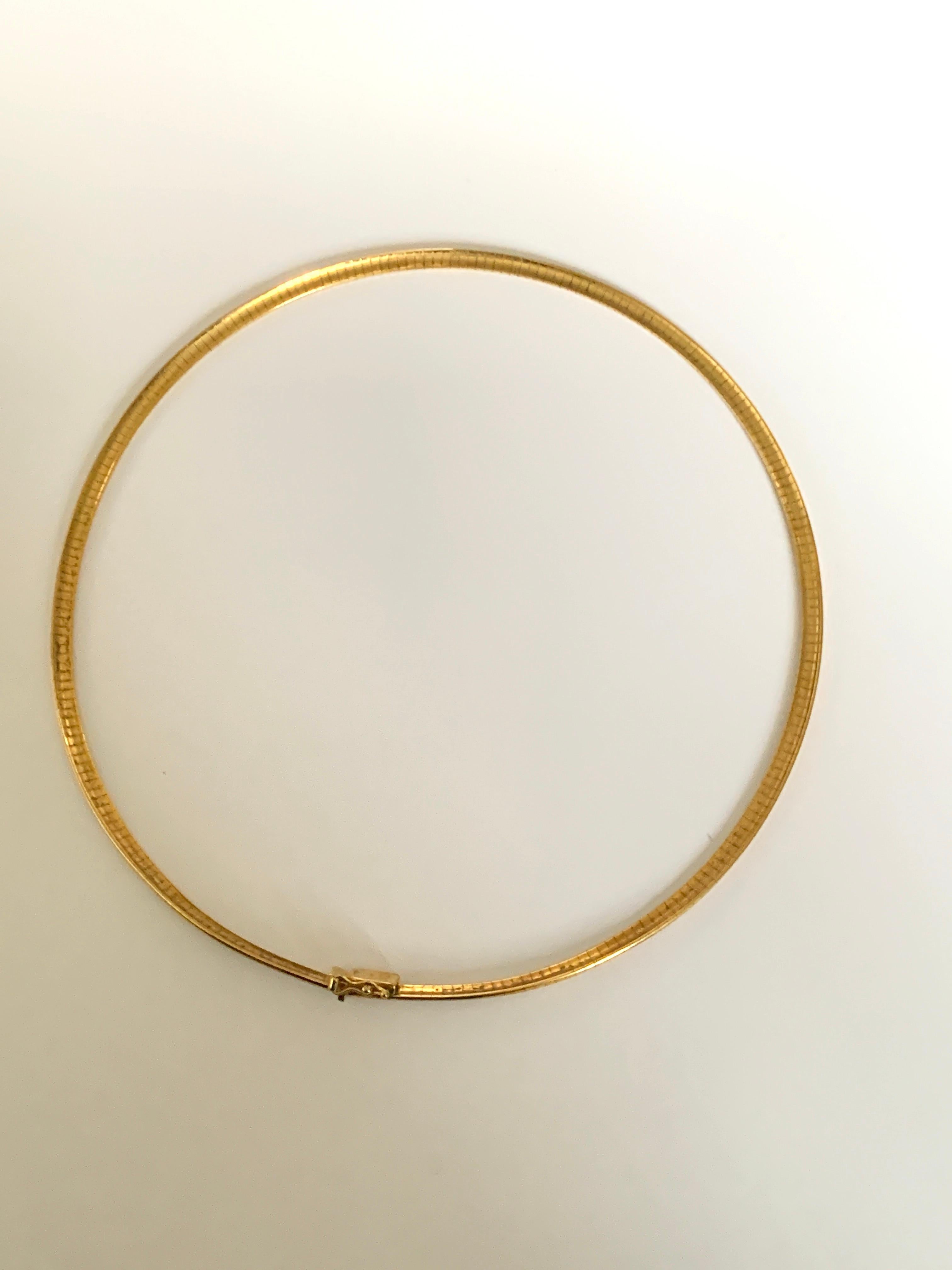 thick gold necklace choker