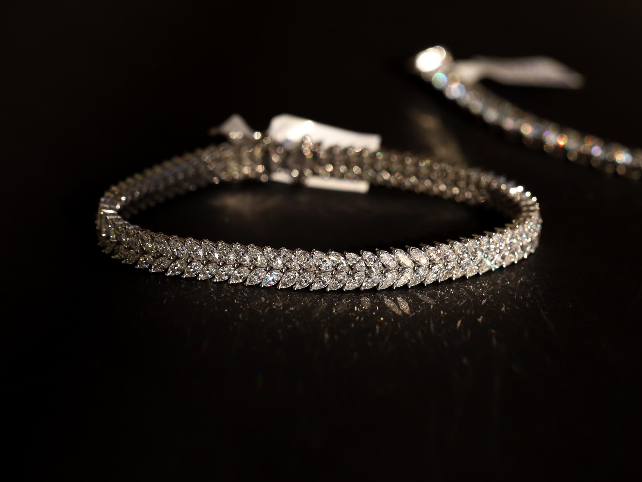 Pulsera de tenis con diamantes naturales talla marquesa de 9 quilates en oro blanco de 14k en venta 7