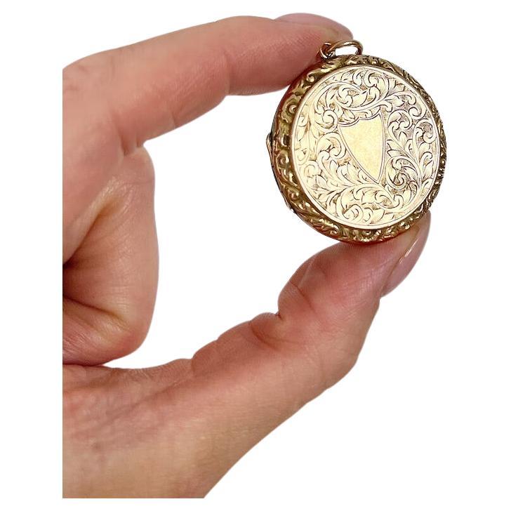 9ct Rose Gold Back & Front Stamped Edwardian Floral Shield Engraved Round Locket