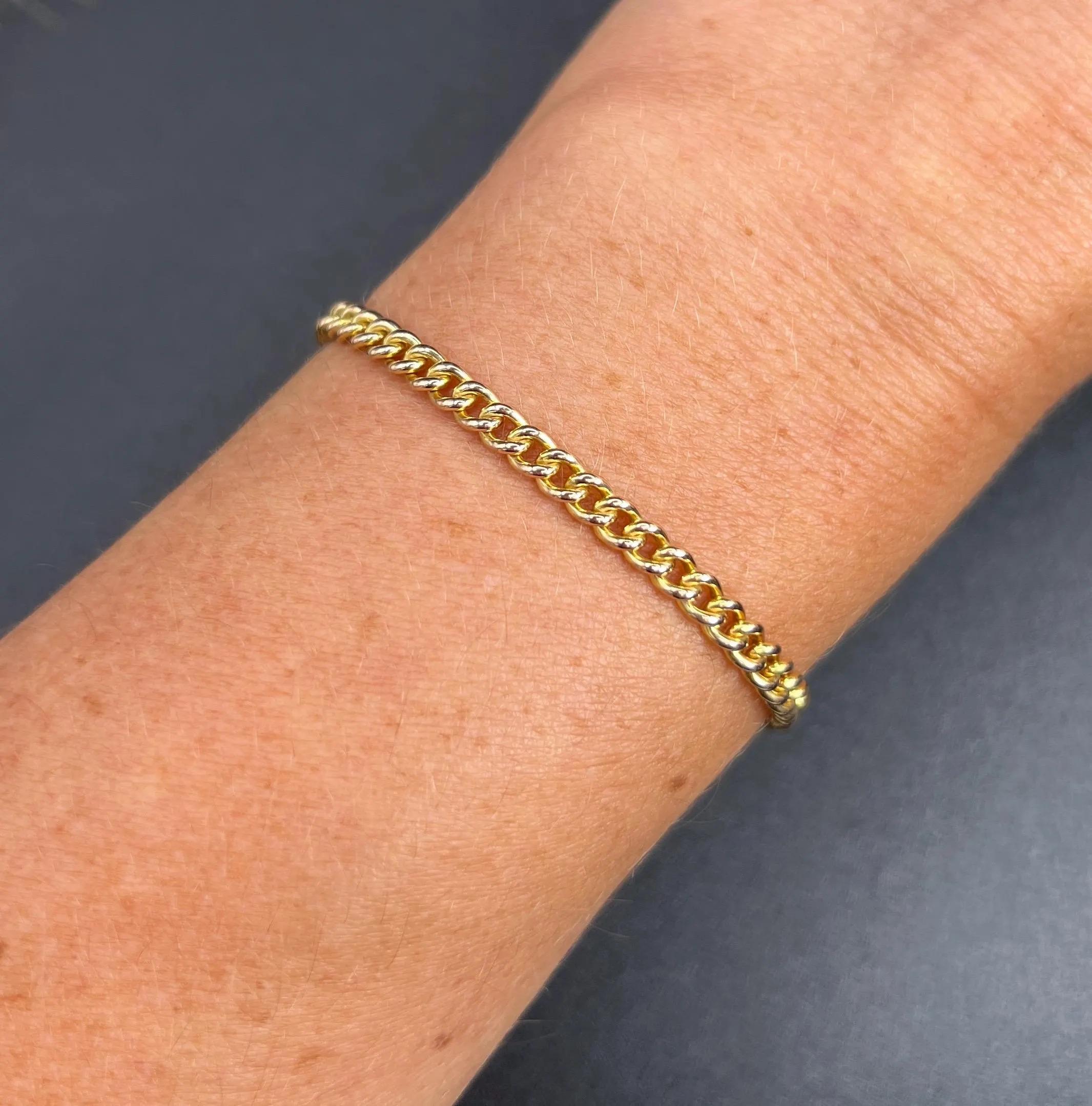 Vintage Albert Bracelet 

9ct Rose Gold 

Makers Mark J W B Ld

Hallmarked London 1934

This exquisite vintage Albert bracelet features a stunning curb link design, gracefully showcasing the warmth of 9ct rose gold. Measuring approximately 7 1/2
