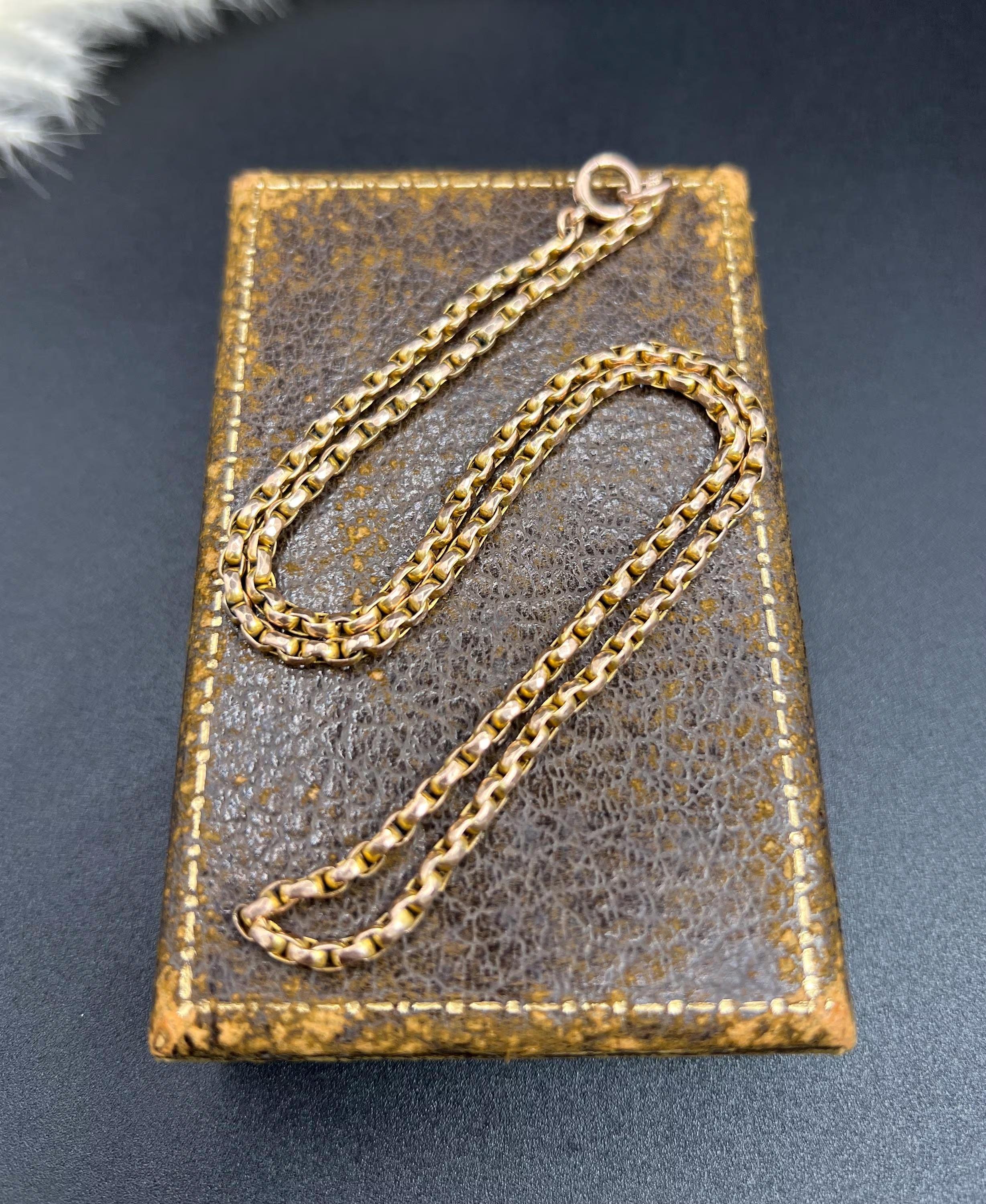 9ct Rose Gold, Edwardian 18 1/2 Inch Oval Faceted Belcher Chain with Bolt Ring Unisexe en vente
