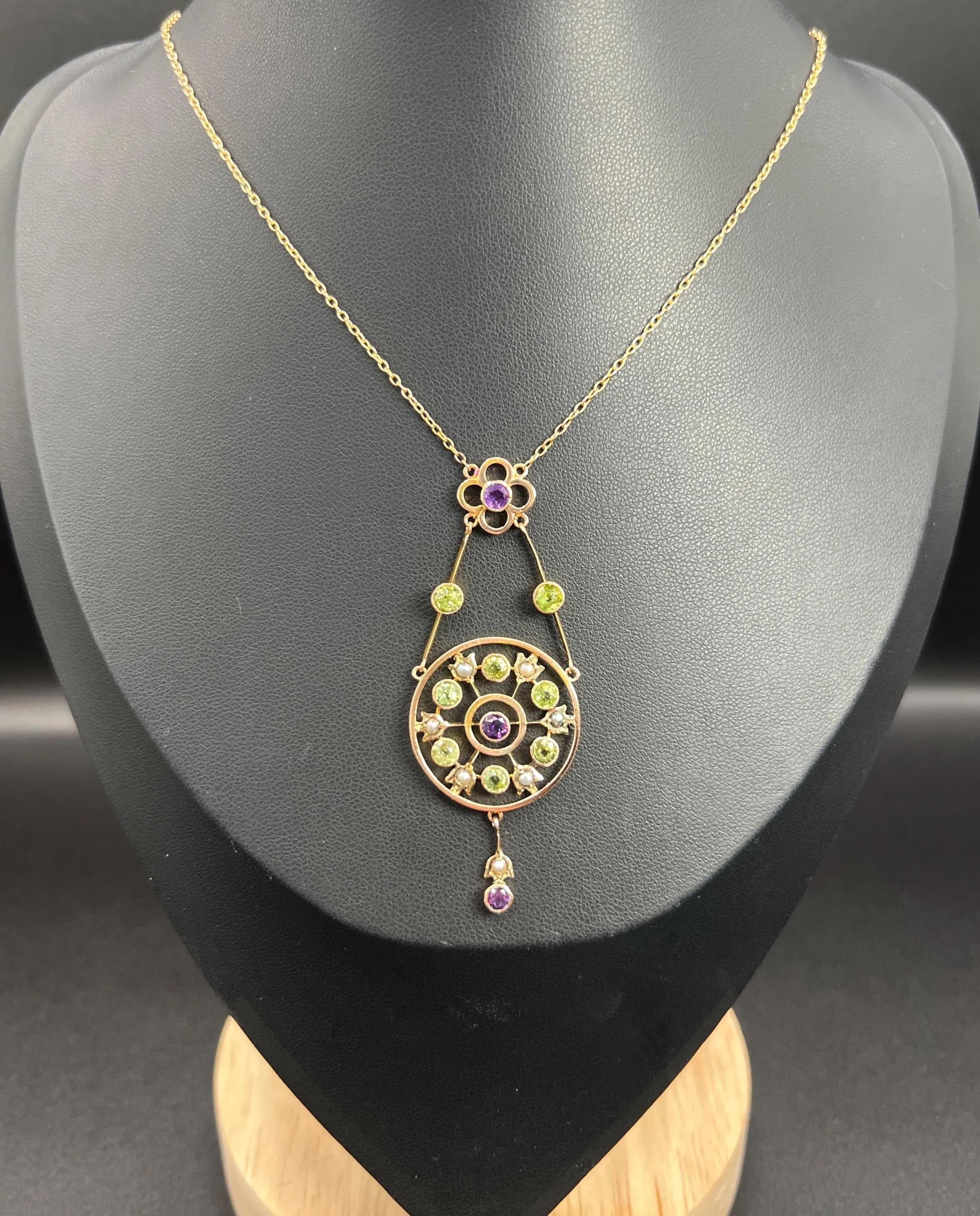 9ct Rose Gold, Edwardian Amethyst, Peridot & Seed Pearl, Suffragette Pendent Eduardiano en venta